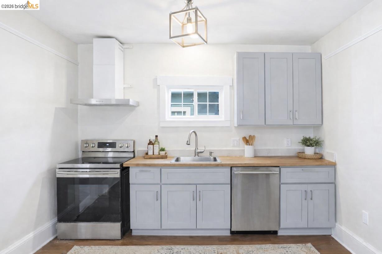 Detail Gallery Image 37 of 51 For 3114 California, Berkeley,  CA 94703 - 7 Beds | 4 Baths