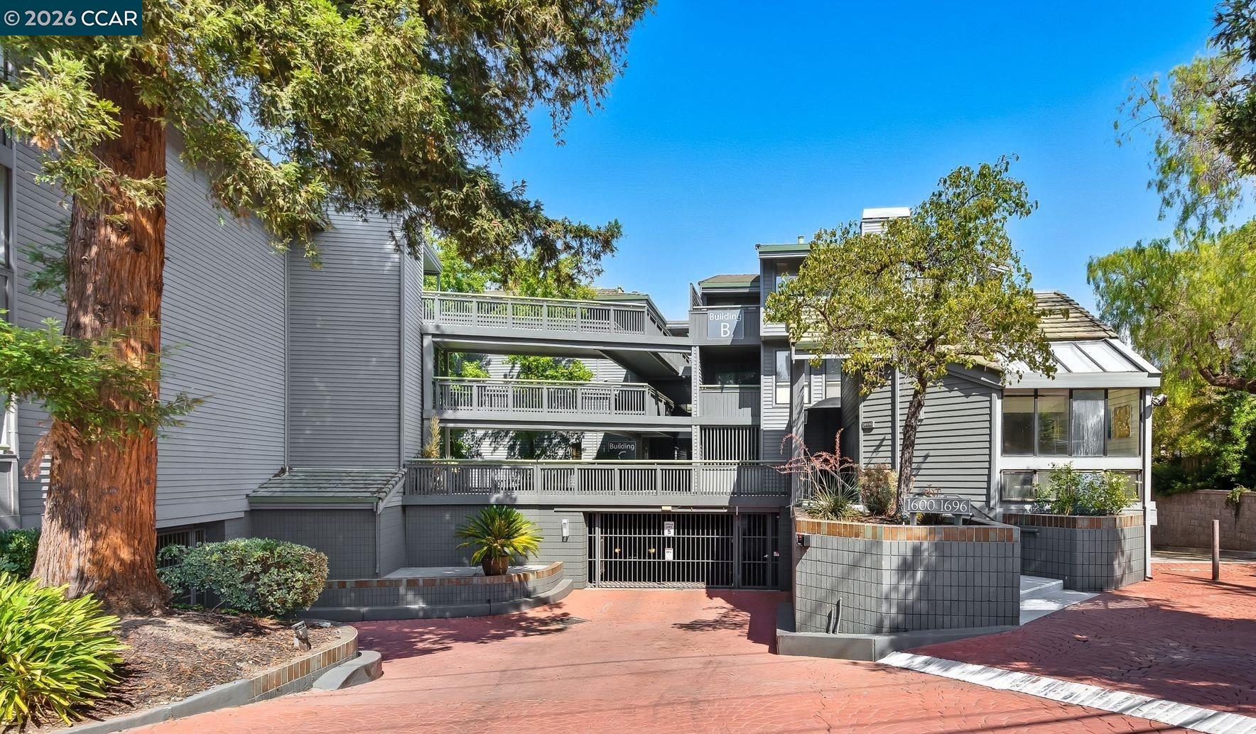 Photo #2: 41124165 Listing: Photo #2