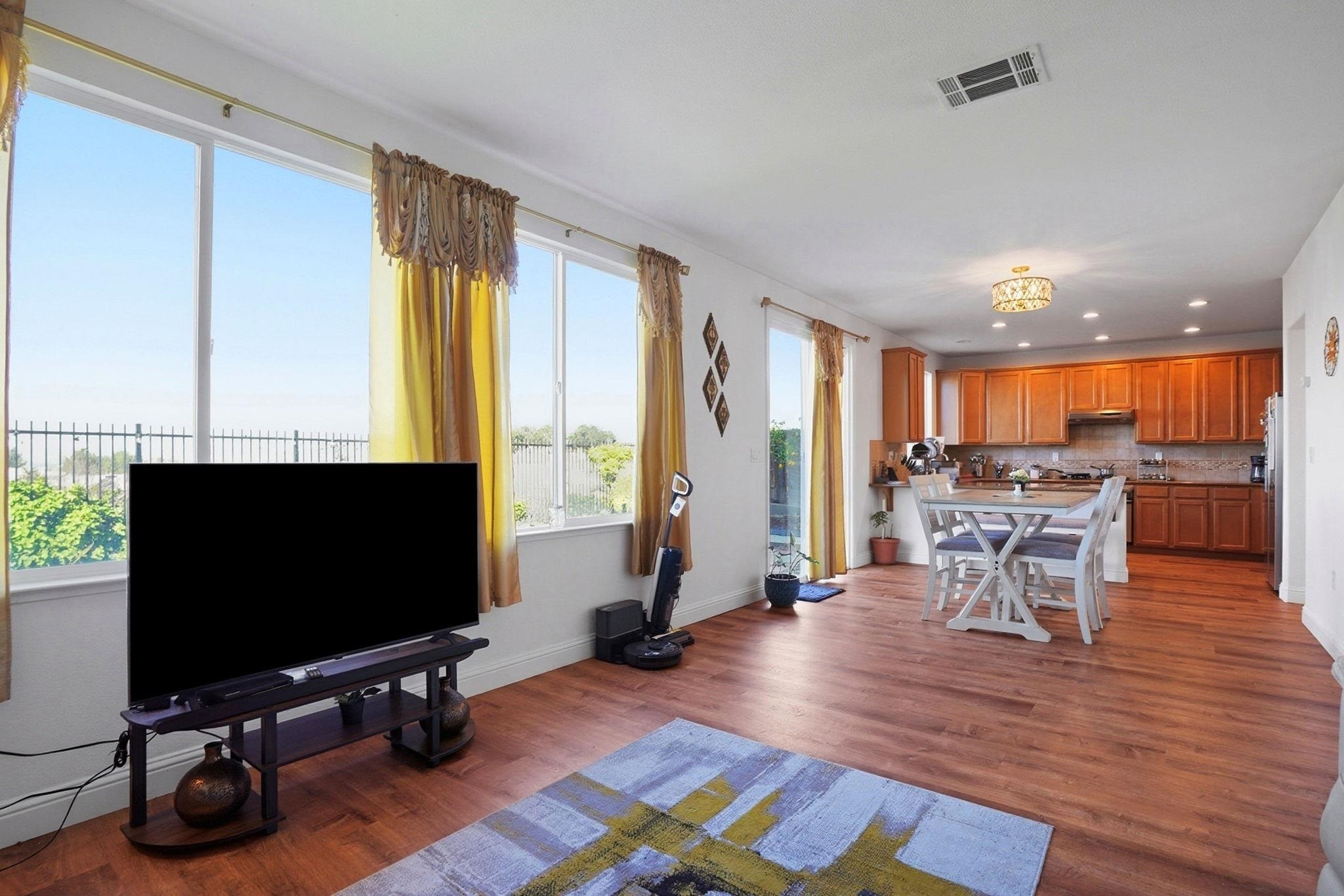 Detail Gallery Image 11 of 47 For 106 White Cap Cove, Hercules,  CA 94547 - 4 Beds | 3 Baths