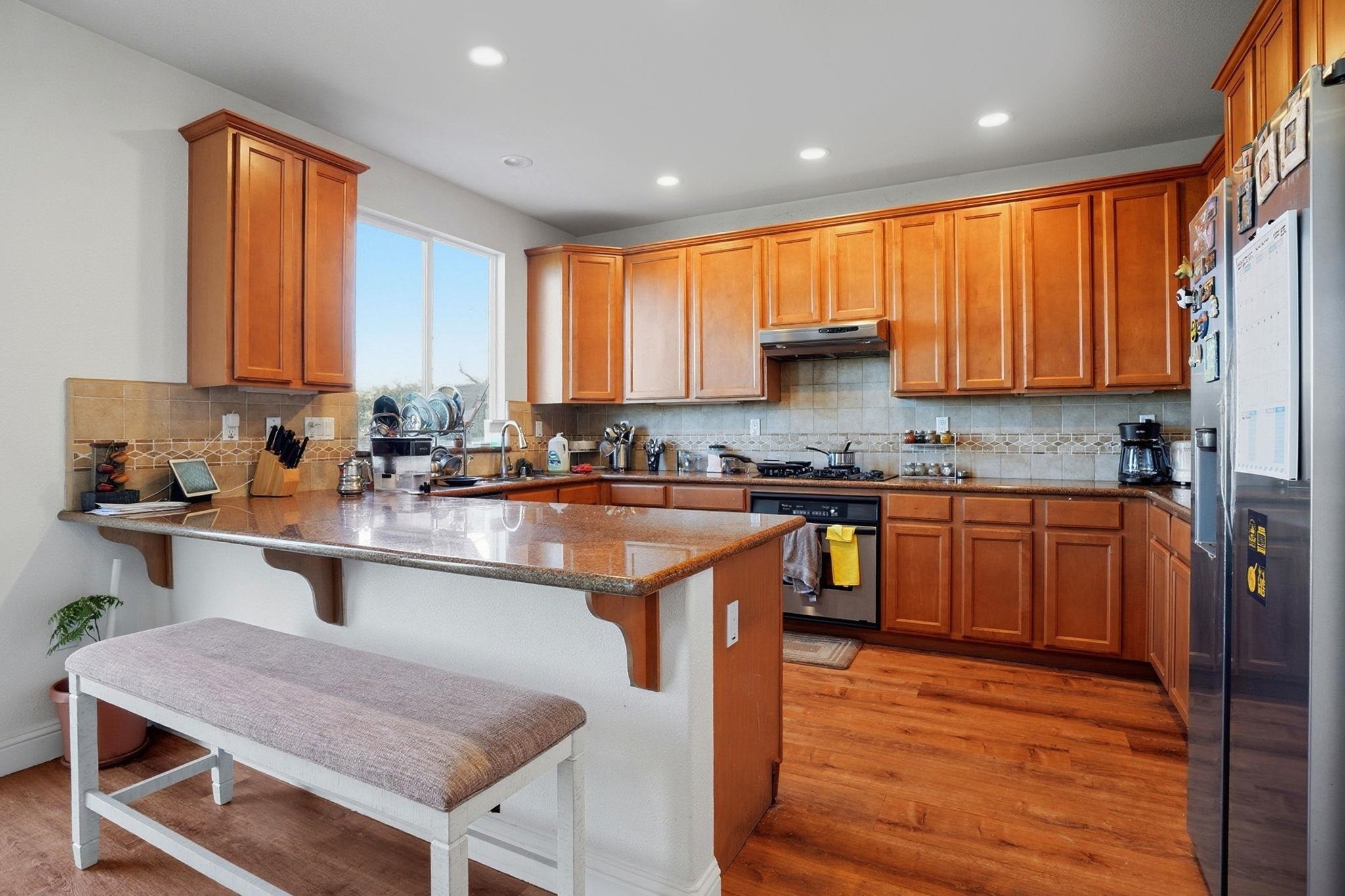 Detail Gallery Image 13 of 47 For 106 White Cap Cove, Hercules,  CA 94547 - 4 Beds | 3 Baths