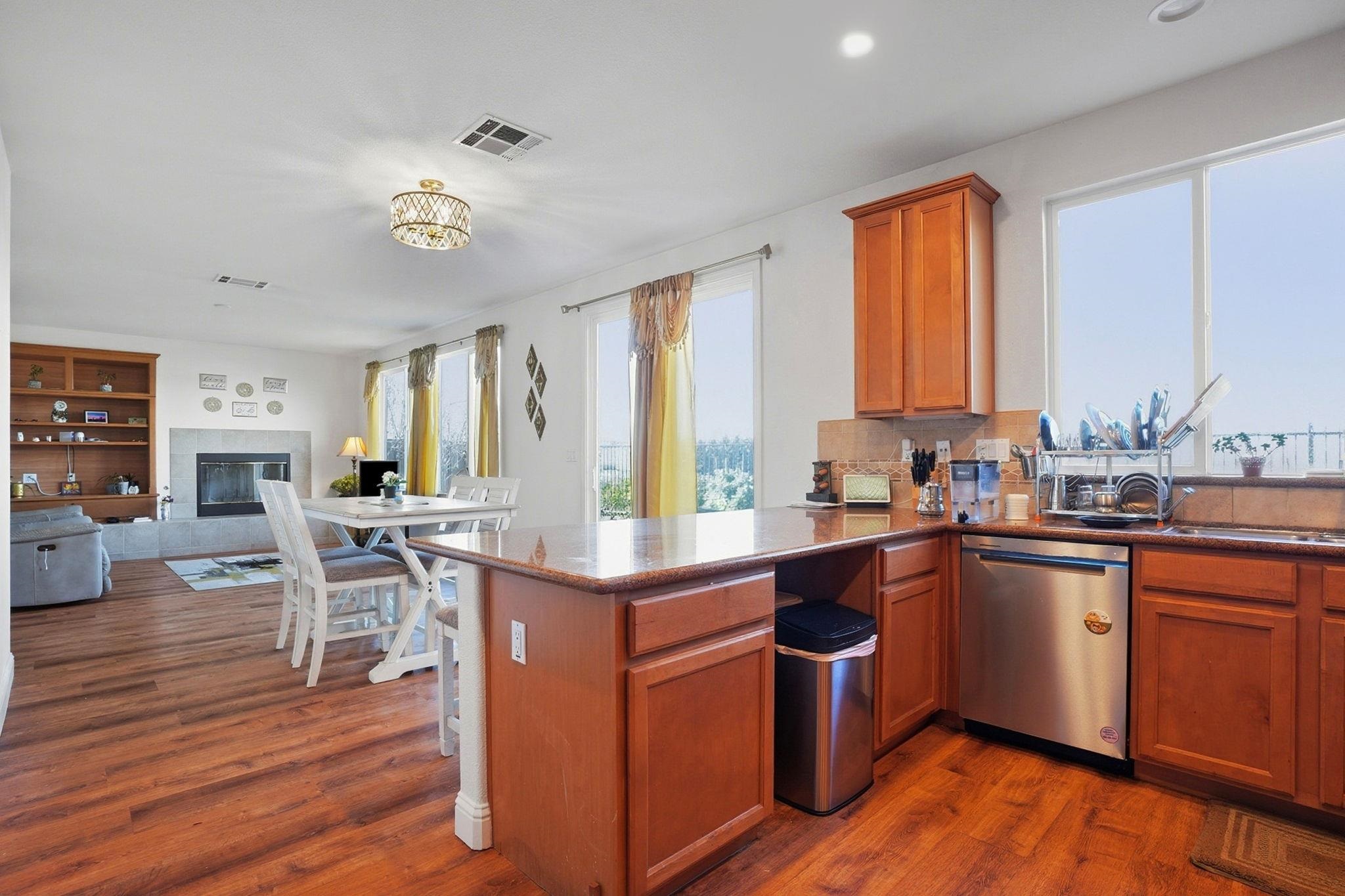 Detail Gallery Image 15 of 47 For 106 White Cap Cove, Hercules,  CA 94547 - 4 Beds | 3 Baths