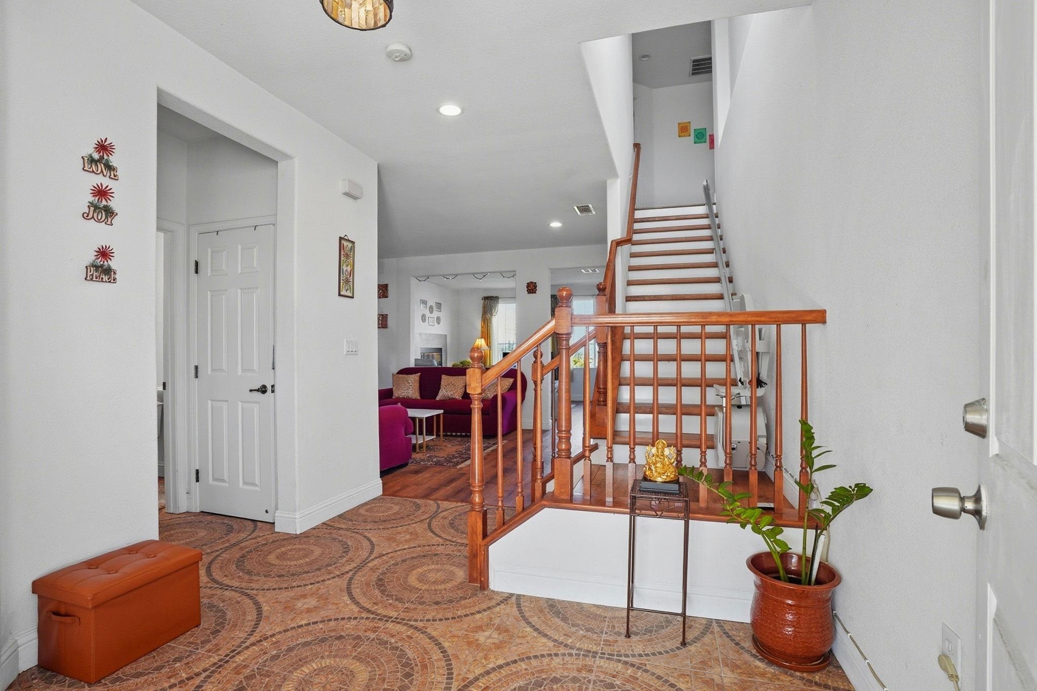 Detail Gallery Image 4 of 47 For 106 White Cap Cove, Hercules,  CA 94547 - 4 Beds | 3 Baths