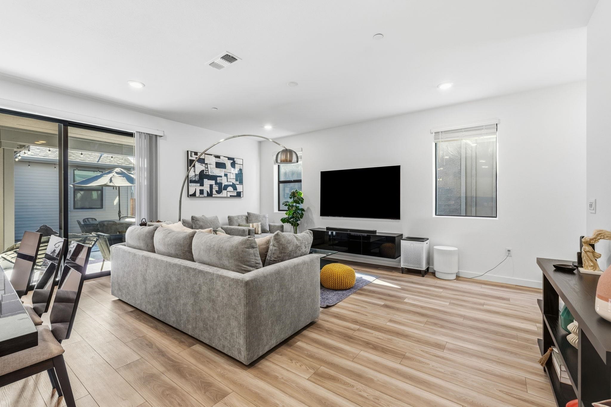 Detail Gallery Image 7 of 40 For 8949 Camino Colegio, Rohnert Park,  CA 94928 - 3 Beds | 2 Baths