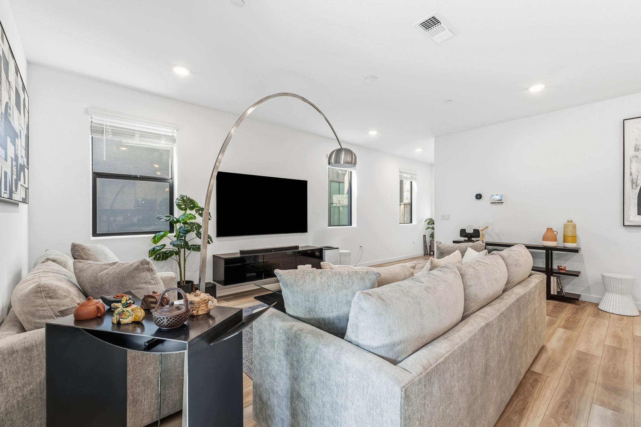 Detail Gallery Image 8 of 40 For 8949 Camino Colegio, Rohnert Park,  CA 94928 - 3 Beds | 2 Baths