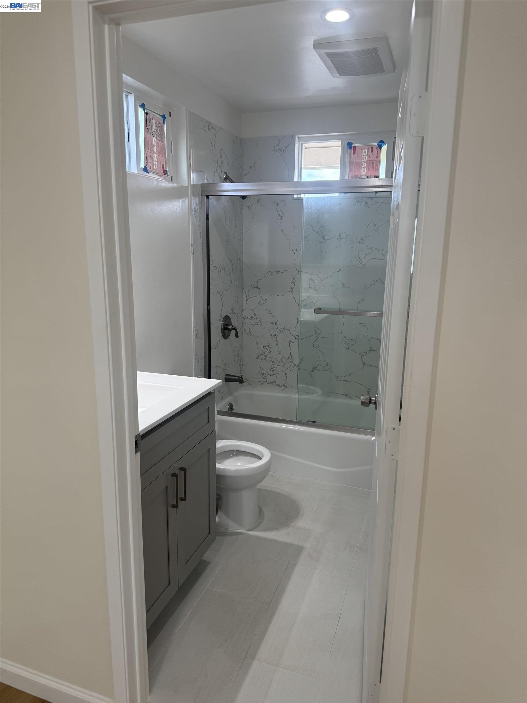 Detail Gallery Image 5 of 16 For 1632 Wayne Ave, San Leandro,  CA 94577 - 3 Beds | 2 Baths