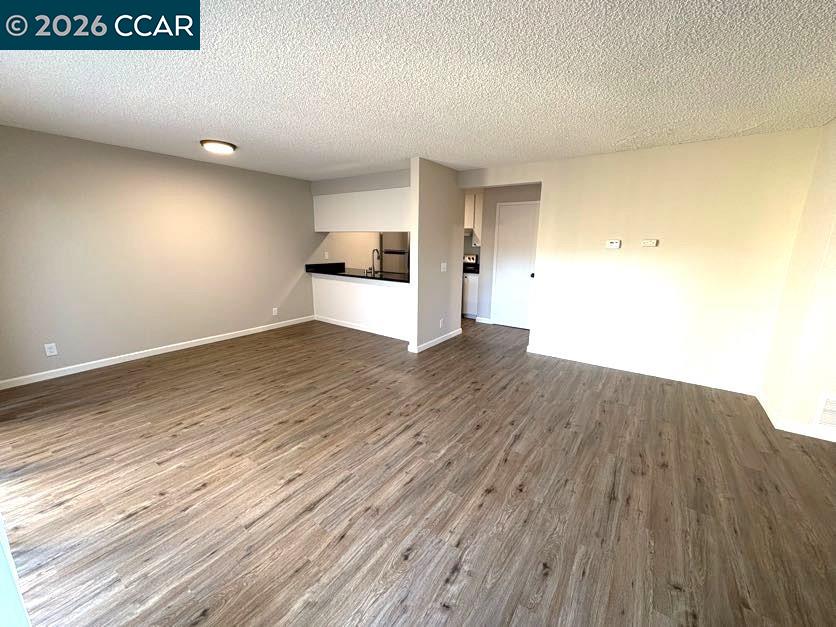 Photo #5: 41124171 Listing: Photo #5