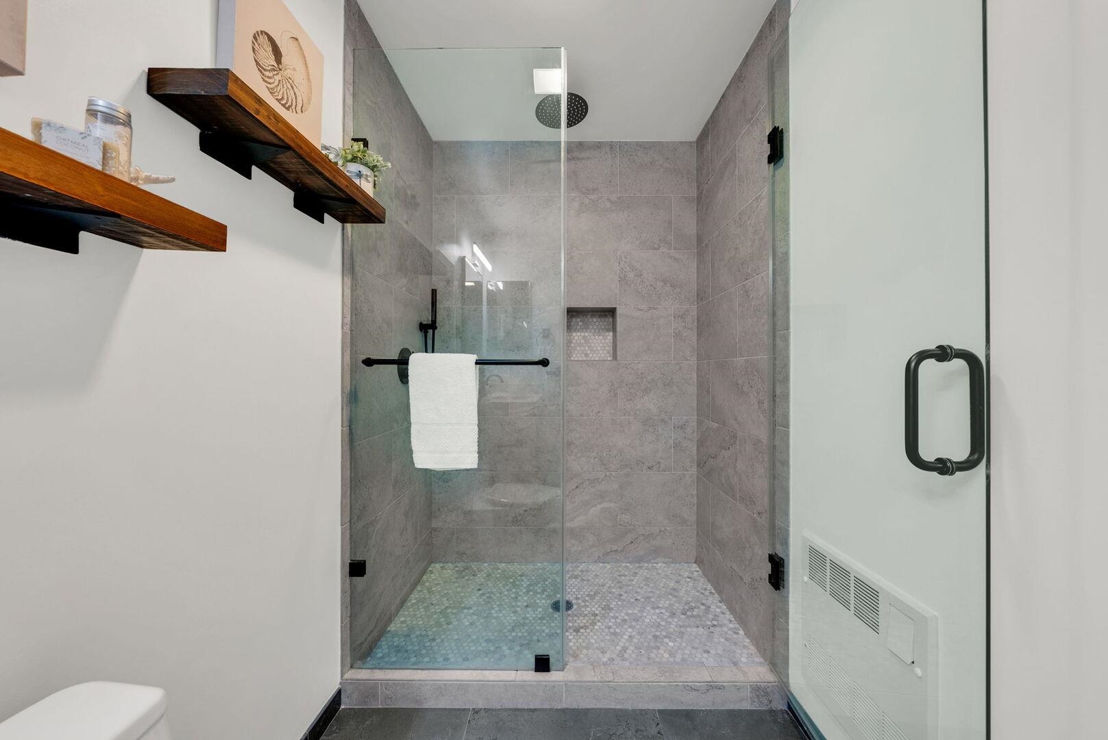 Detail Gallery Image 13 of 18 For 1565 32nd St Apt 2,  Oakland,  CA 94608 - 2 Beds | 2/1 Baths