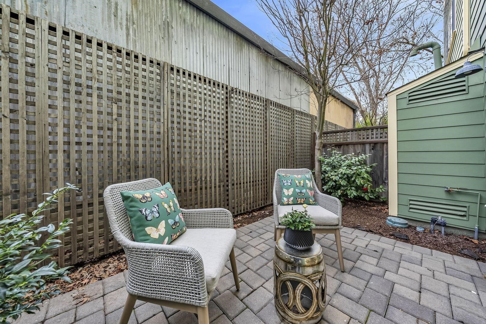 Detail Gallery Image 18 of 18 For 1565 32nd St Apt 2,  Oakland,  CA 94608 - 2 Beds | 2/1 Baths