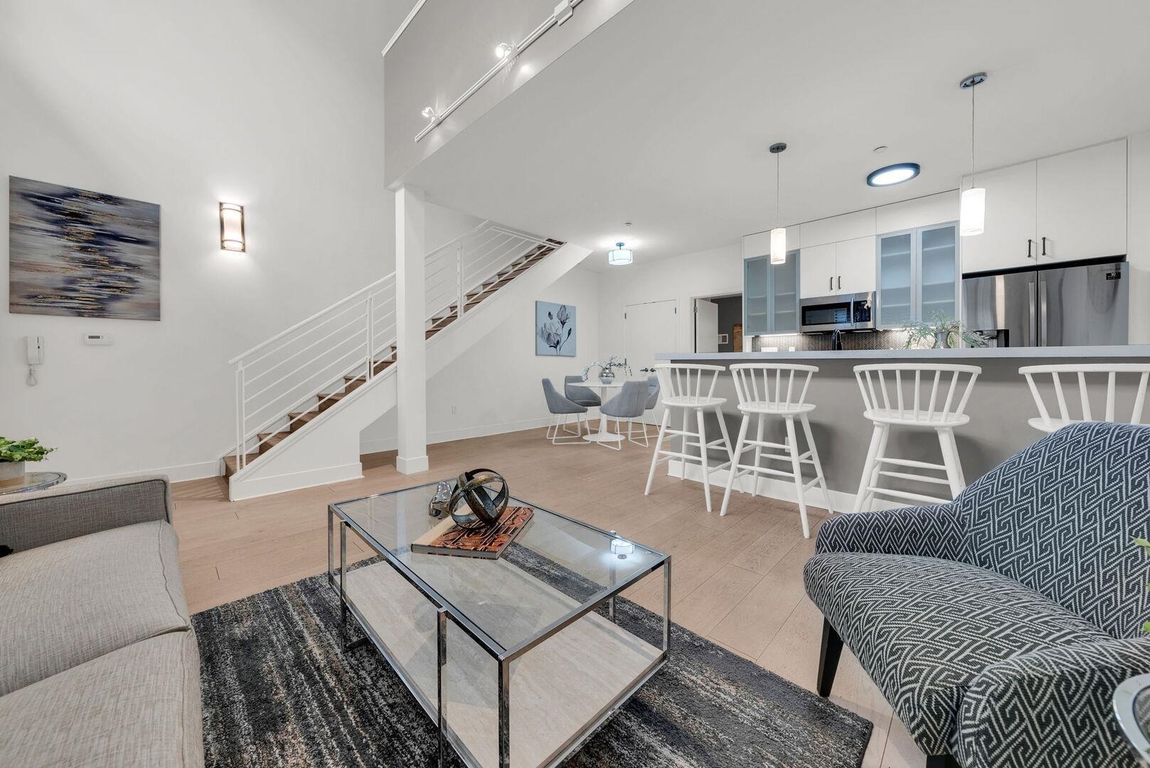 Detail Gallery Image 5 of 18 For 1565 32nd St Apt 2,  Oakland,  CA 94608 - 2 Beds | 2/1 Baths