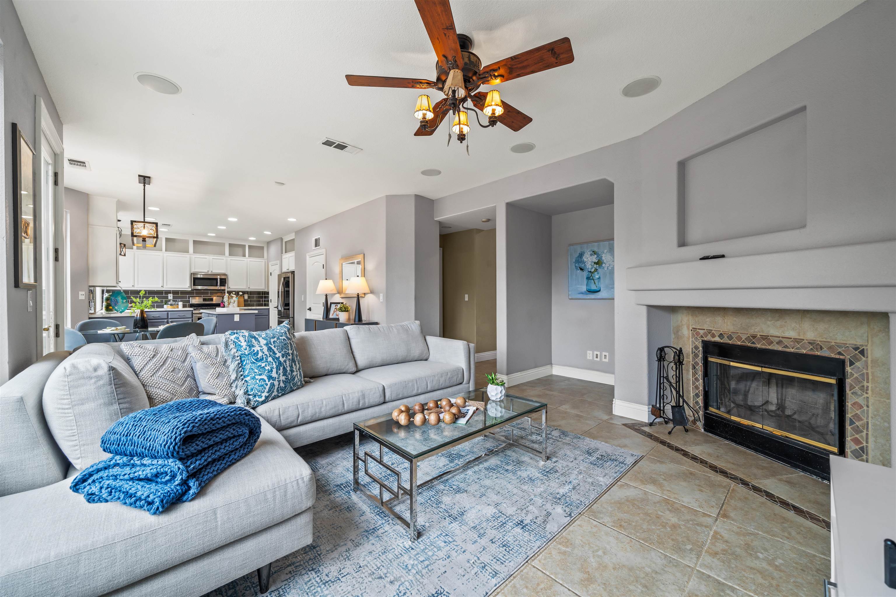 Detail Gallery Image 11 of 39 For 1442 Earl Glen, Brentwood,  CA 94513 - 4 Beds | 2/1 Baths