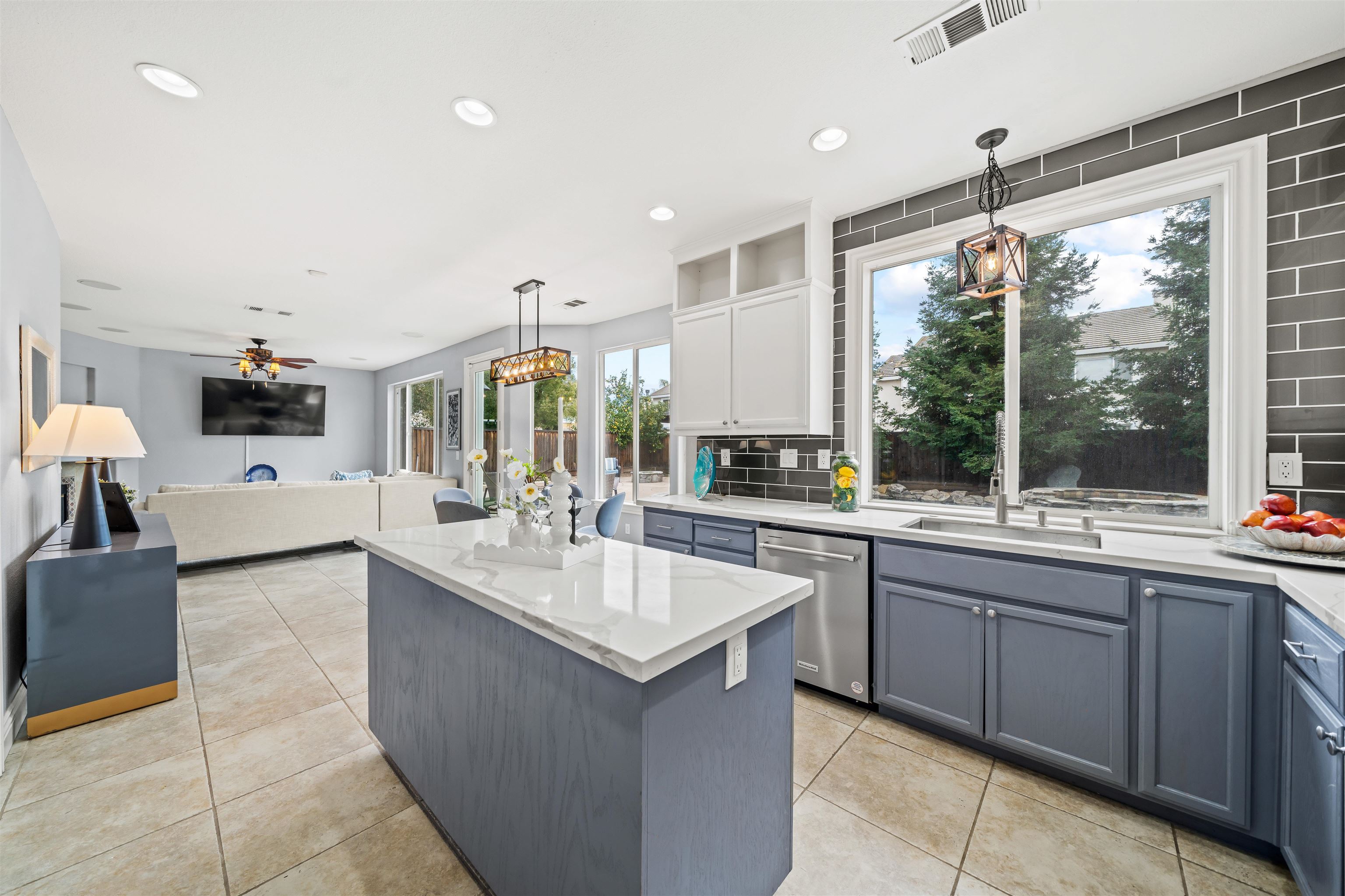 Detail Gallery Image 17 of 39 For 1442 Earl Glen, Brentwood,  CA 94513 - 4 Beds | 2/1 Baths