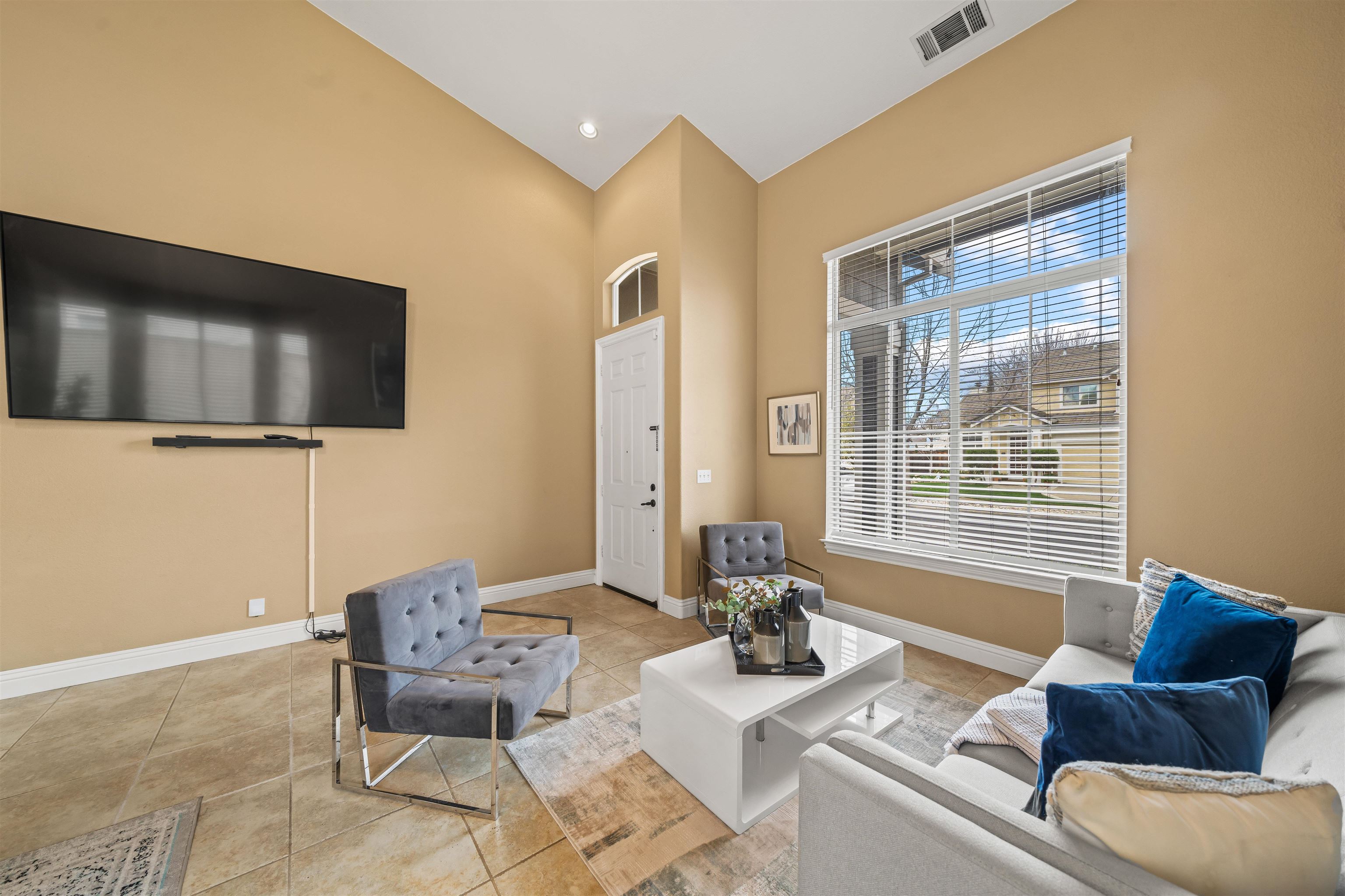 Detail Gallery Image 6 of 39 For 1442 Earl Glen, Brentwood,  CA 94513 - 4 Beds | 2/1 Baths