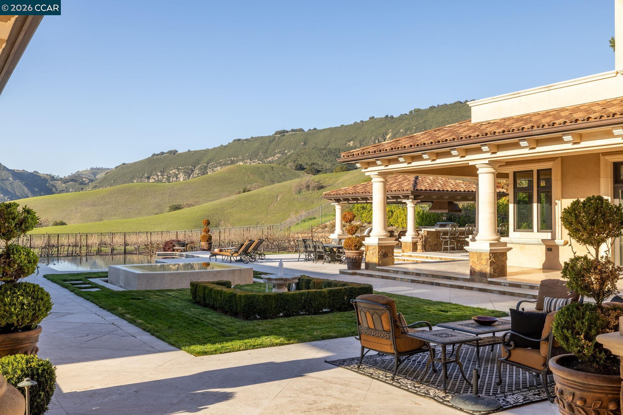 Detail Gallery Image 12 of 60 For 940 Eagle Ridge Dr, Danville,  CA 94506 - 6 Beds | 7/1 Baths