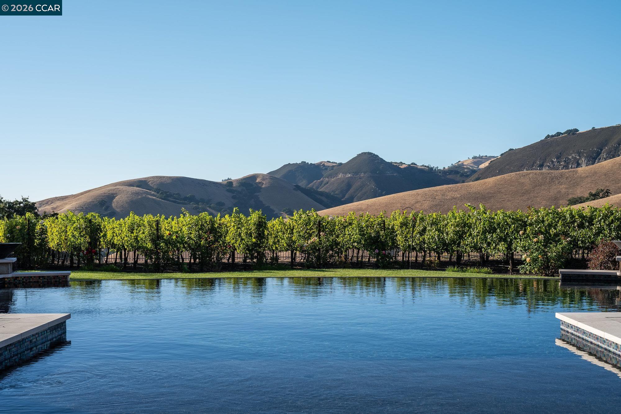 Detail Gallery Image 14 of 60 For 940 Eagle Ridge Dr, Danville,  CA 94506 - 6 Beds | 7/1 Baths