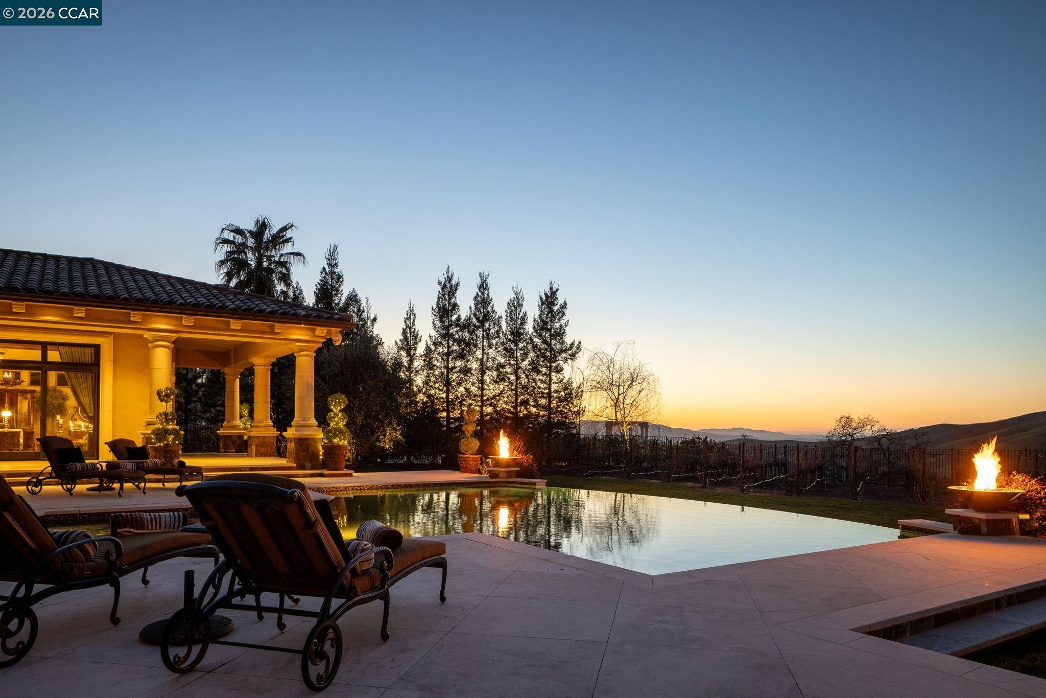 Detail Gallery Image 8 of 60 For 940 Eagle Ridge Dr, Danville,  CA 94506 - 6 Beds | 7/1 Baths