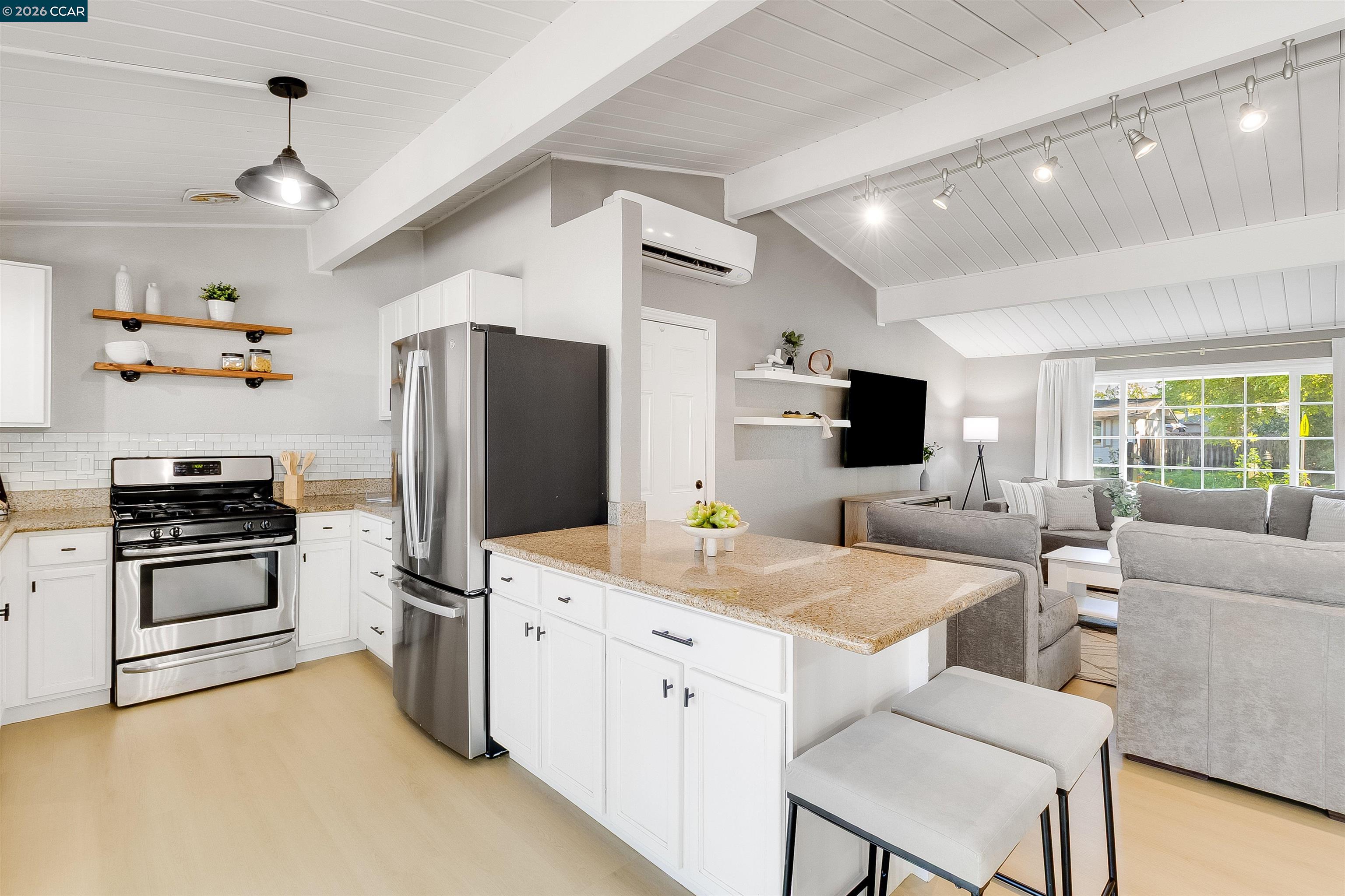 Detail Gallery Image 17 of 38 For 2261 Gehringer Dr, Concord,  CA 94520 - 3 Beds | 2 Baths