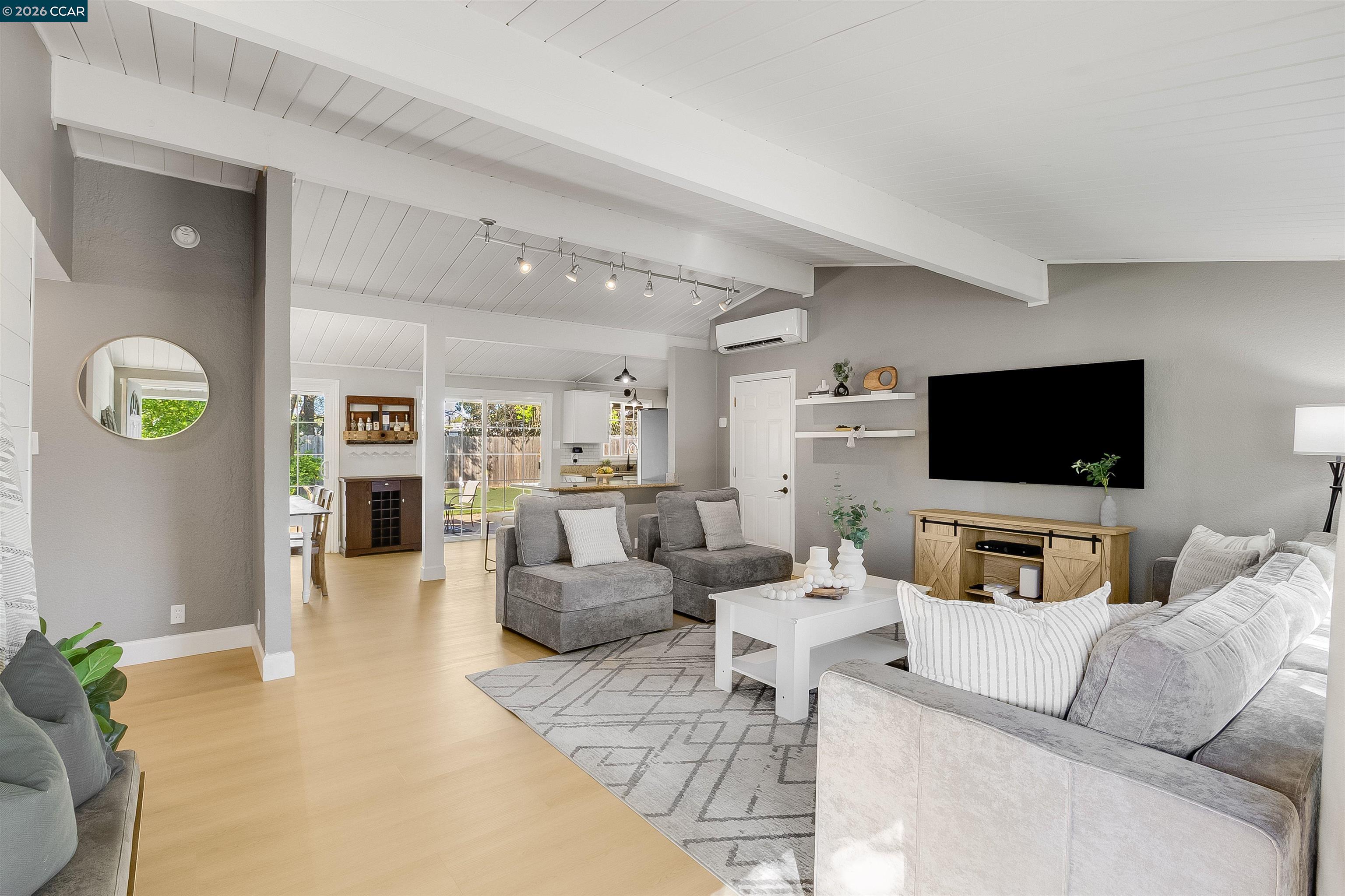 Detail Gallery Image 2 of 38 For 2261 Gehringer Dr, Concord,  CA 94520 - 3 Beds | 2 Baths