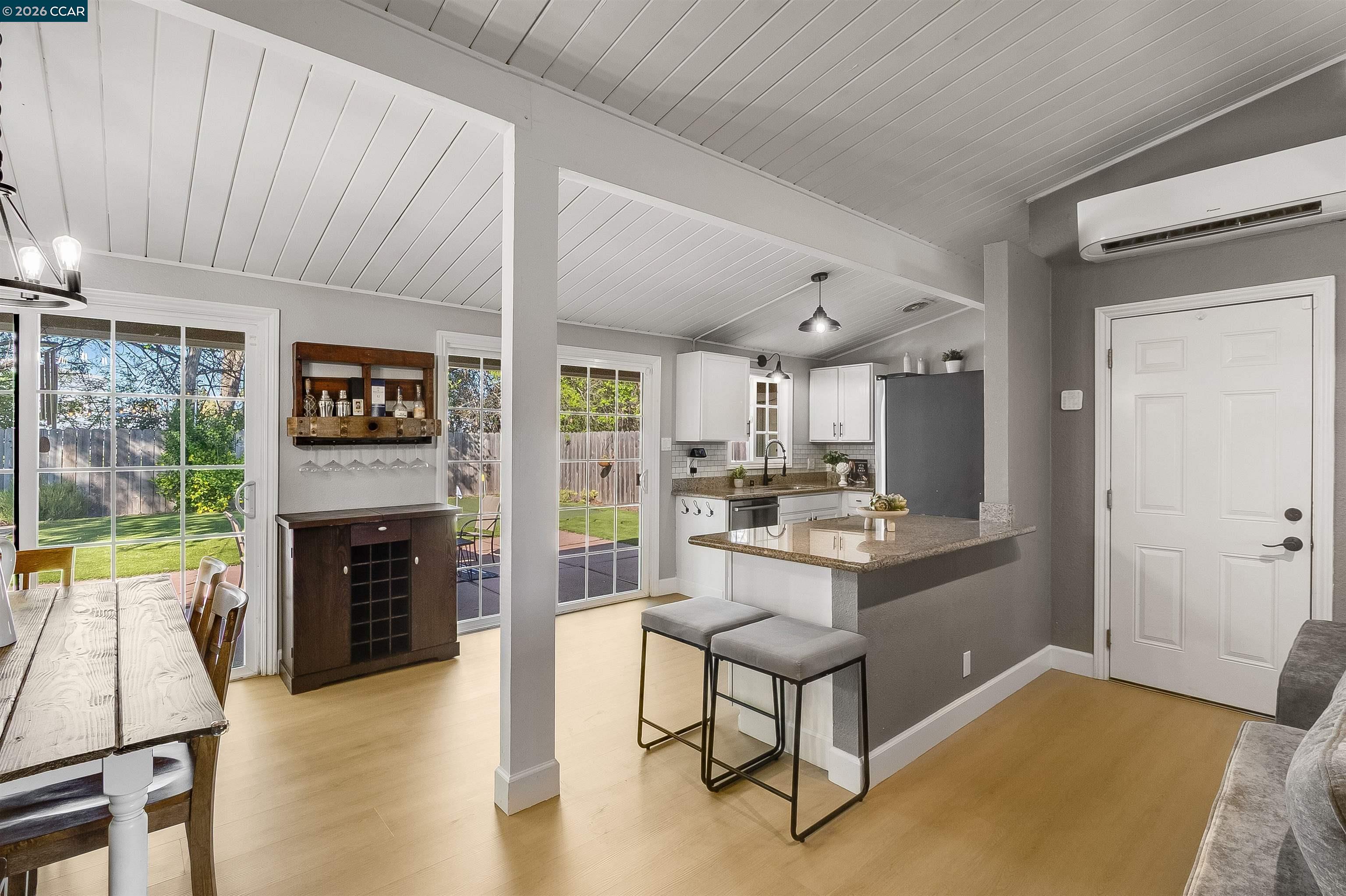 Detail Gallery Image 9 of 38 For 2261 Gehringer Dr, Concord,  CA 94520 - 3 Beds | 2 Baths