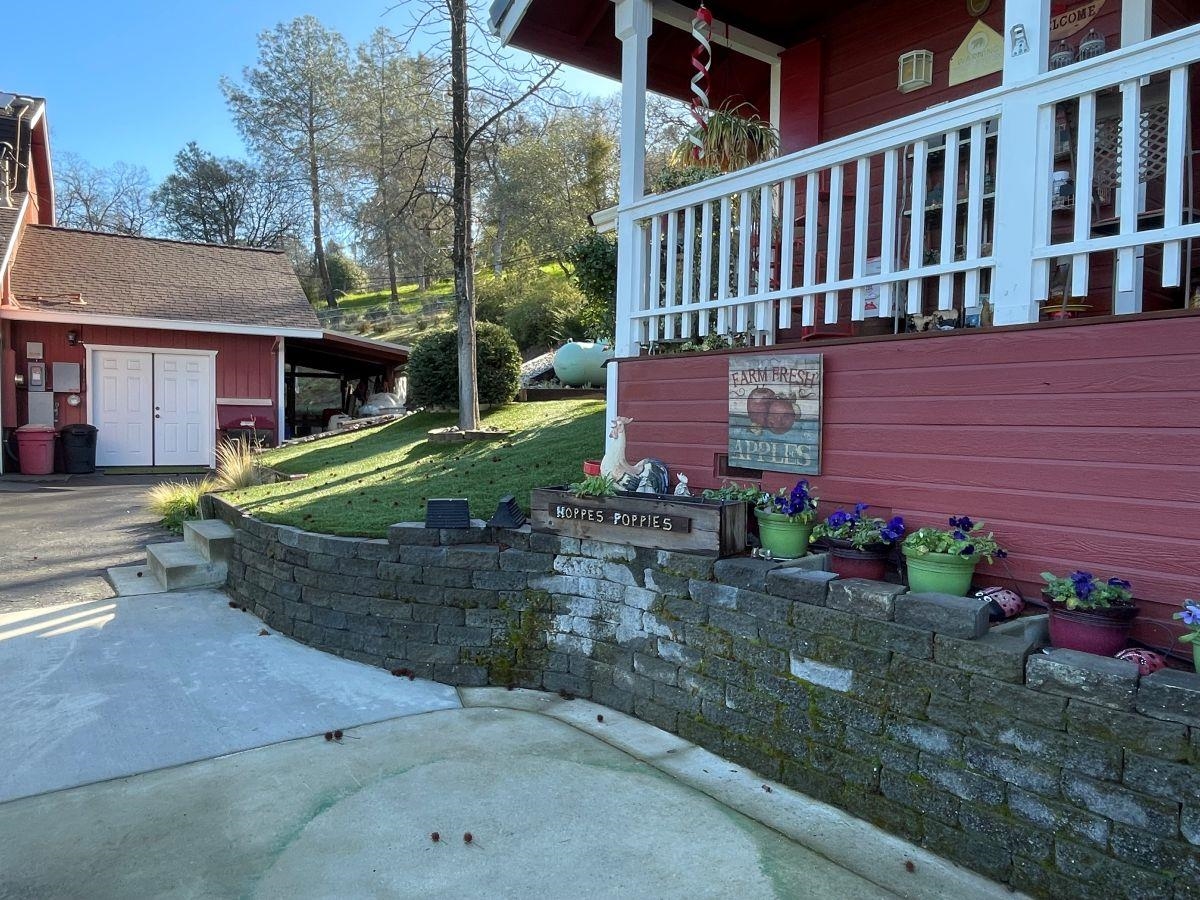 Detail Gallery Image 5 of 24 For 13530 Joshua Way, Sonora,  CA 95370 - 3 Beds | 2/1 Baths