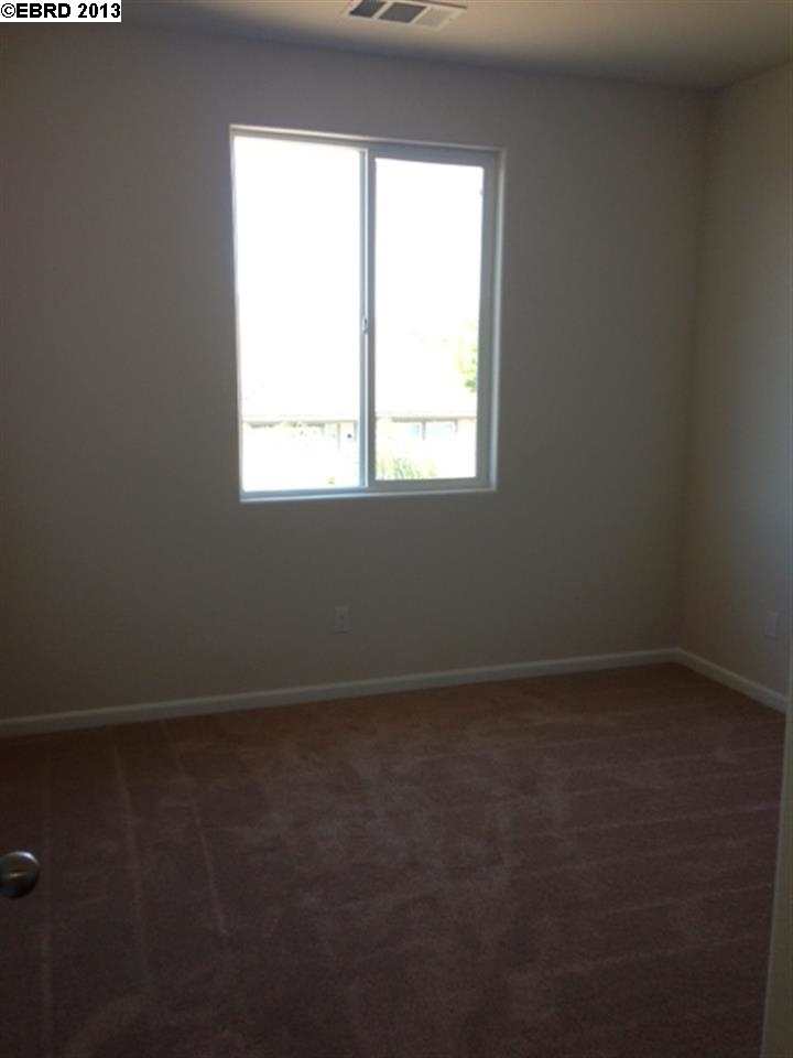 Detail Gallery Image 11 of 15 For 494 Shannon Way, Oakley,  CA 94561-1894 - 5 Beds | 3 Baths