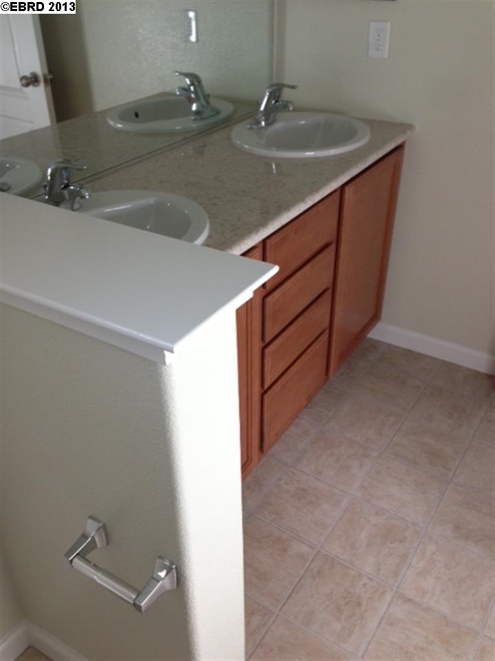 Detail Gallery Image 13 of 15 For 494 Shannon Way, Oakley,  CA 94561-1894 - 5 Beds | 3 Baths