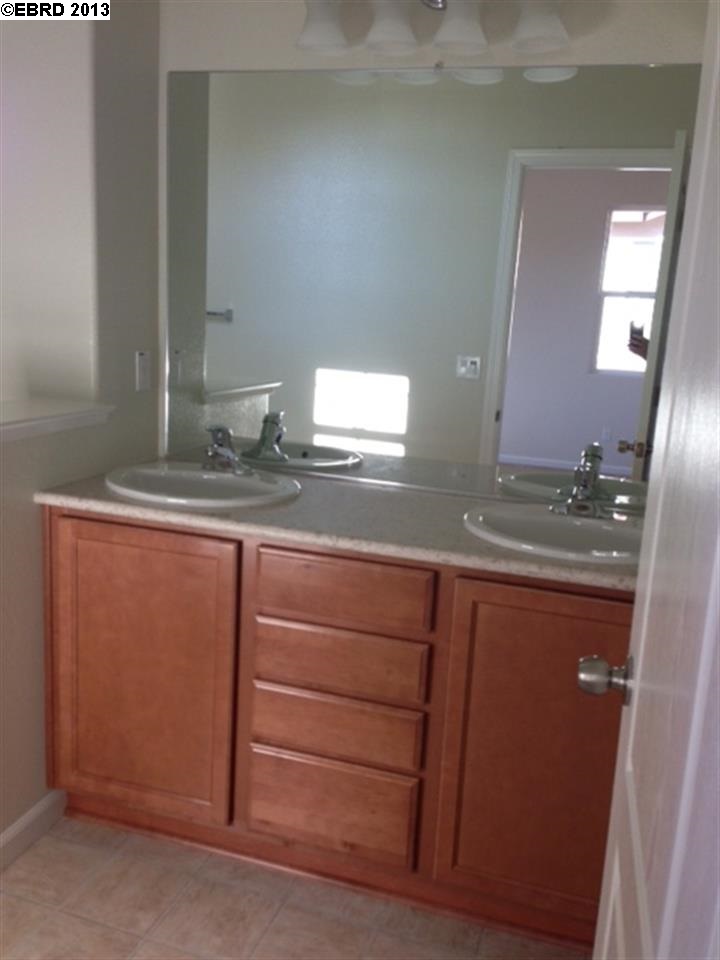 Detail Gallery Image 14 of 15 For 494 Shannon Way, Oakley,  CA 94561-1894 - 5 Beds | 3 Baths