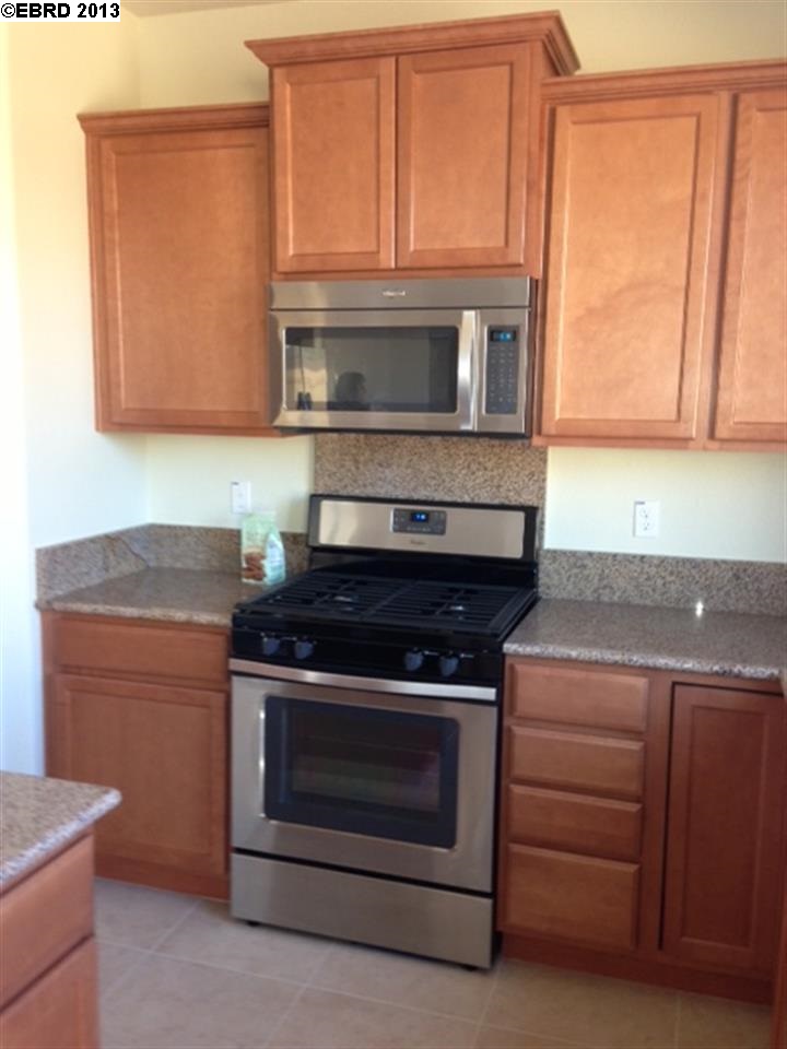 Detail Gallery Image 3 of 15 For 494 Shannon Way, Oakley,  CA 94561-1894 - 5 Beds | 3 Baths