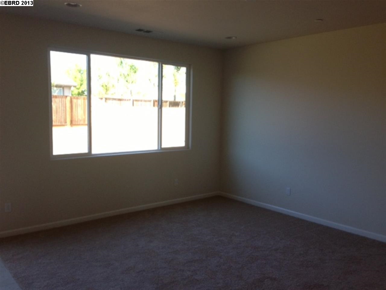 Detail Gallery Image 5 of 15 For 494 Shannon Way, Oakley,  CA 94561-1894 - 5 Beds | 3 Baths