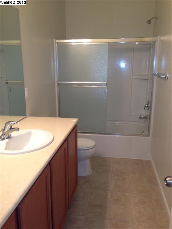 Detail Gallery Image 7 of 15 For 494 Shannon Way, Oakley,  CA 94561-1894 - 5 Beds | 3 Baths