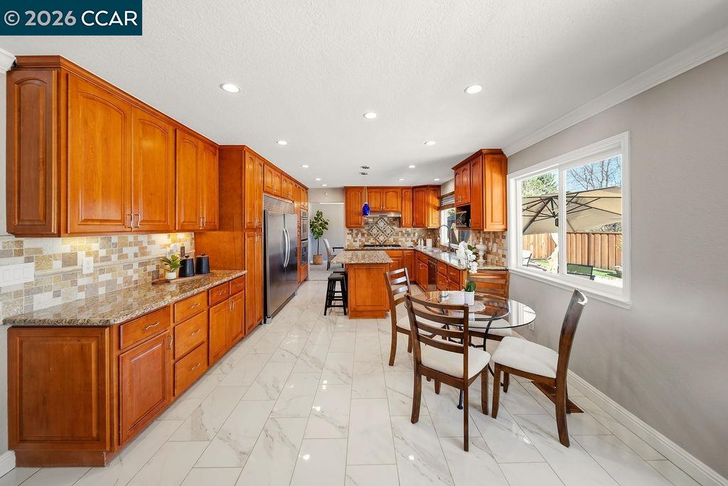 Detail Gallery Image 7 of 60 For 510 Mt Davidson Court, Clayton,  CA 94517 - 5 Beds | 4 Baths