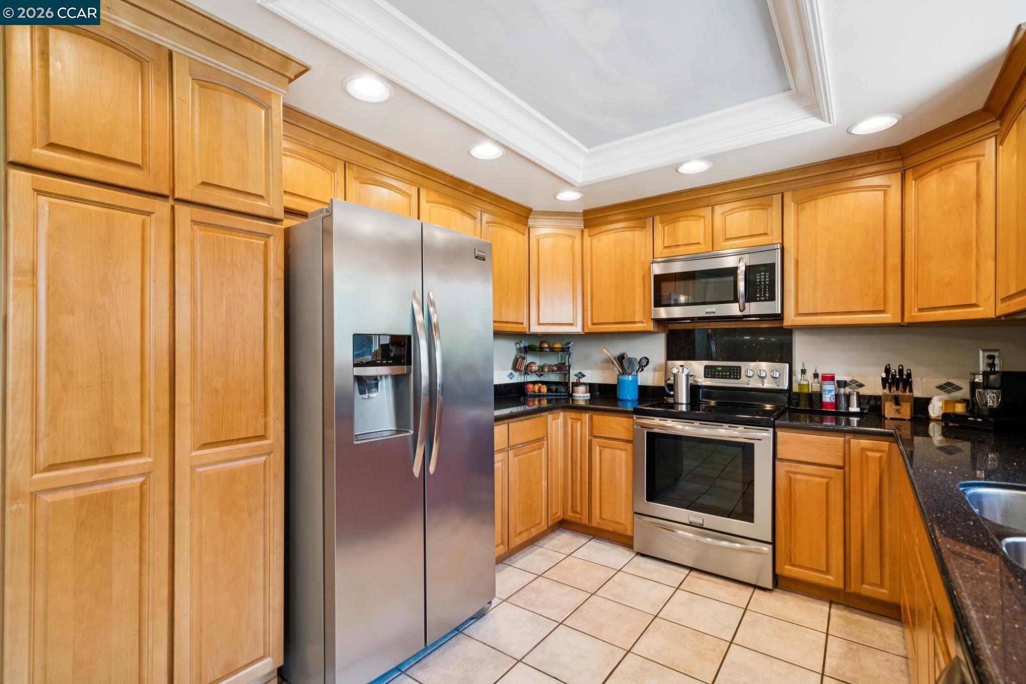 Detail Gallery Image 13 of 35 For 1014 Veterans Ct, Martinez,  CA 94553 - 3 Beds | 2/1 Baths