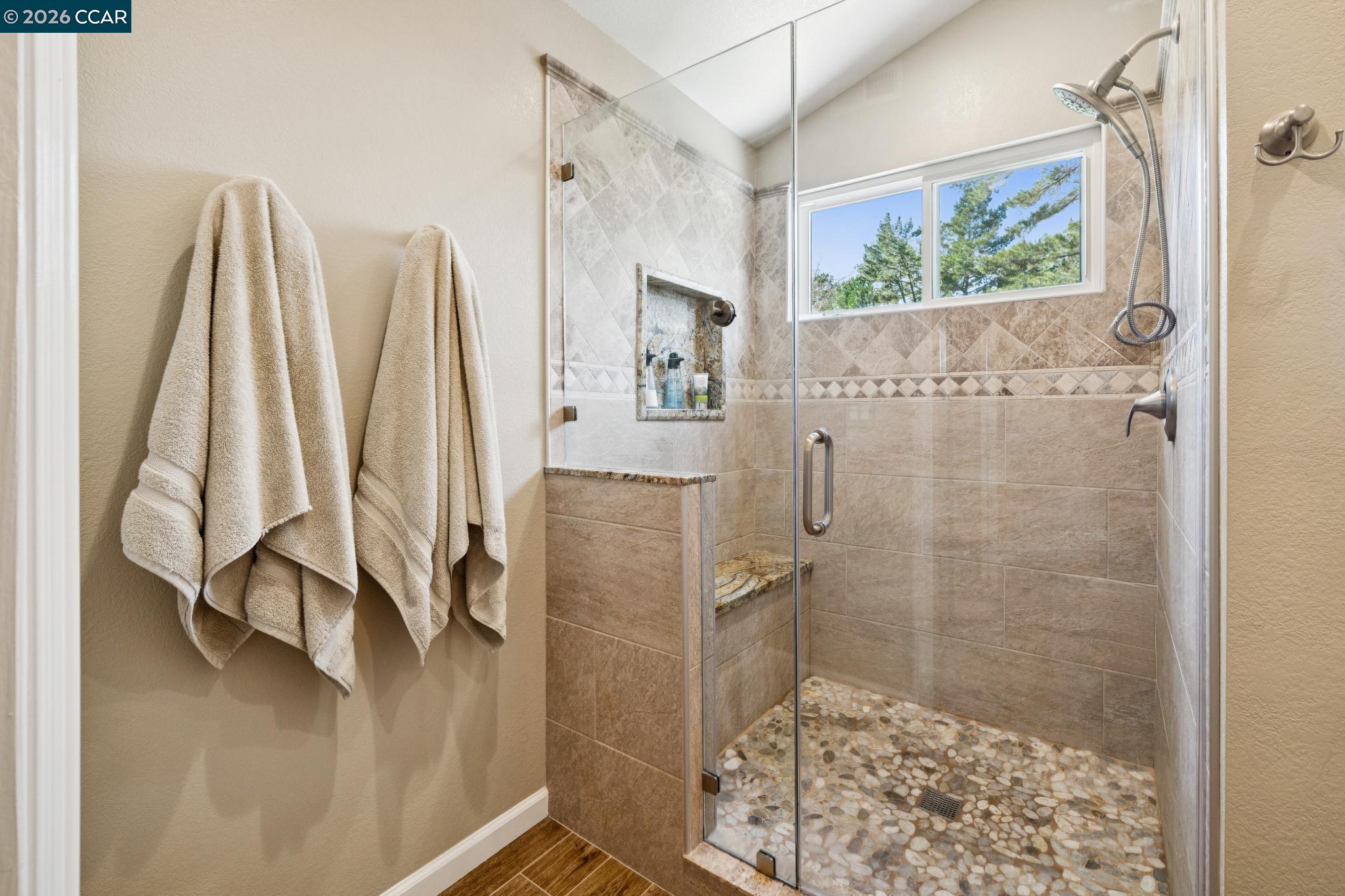 Detail Gallery Image 19 of 35 For 1014 Veterans Ct, Martinez,  CA 94553 - 3 Beds | 2/1 Baths