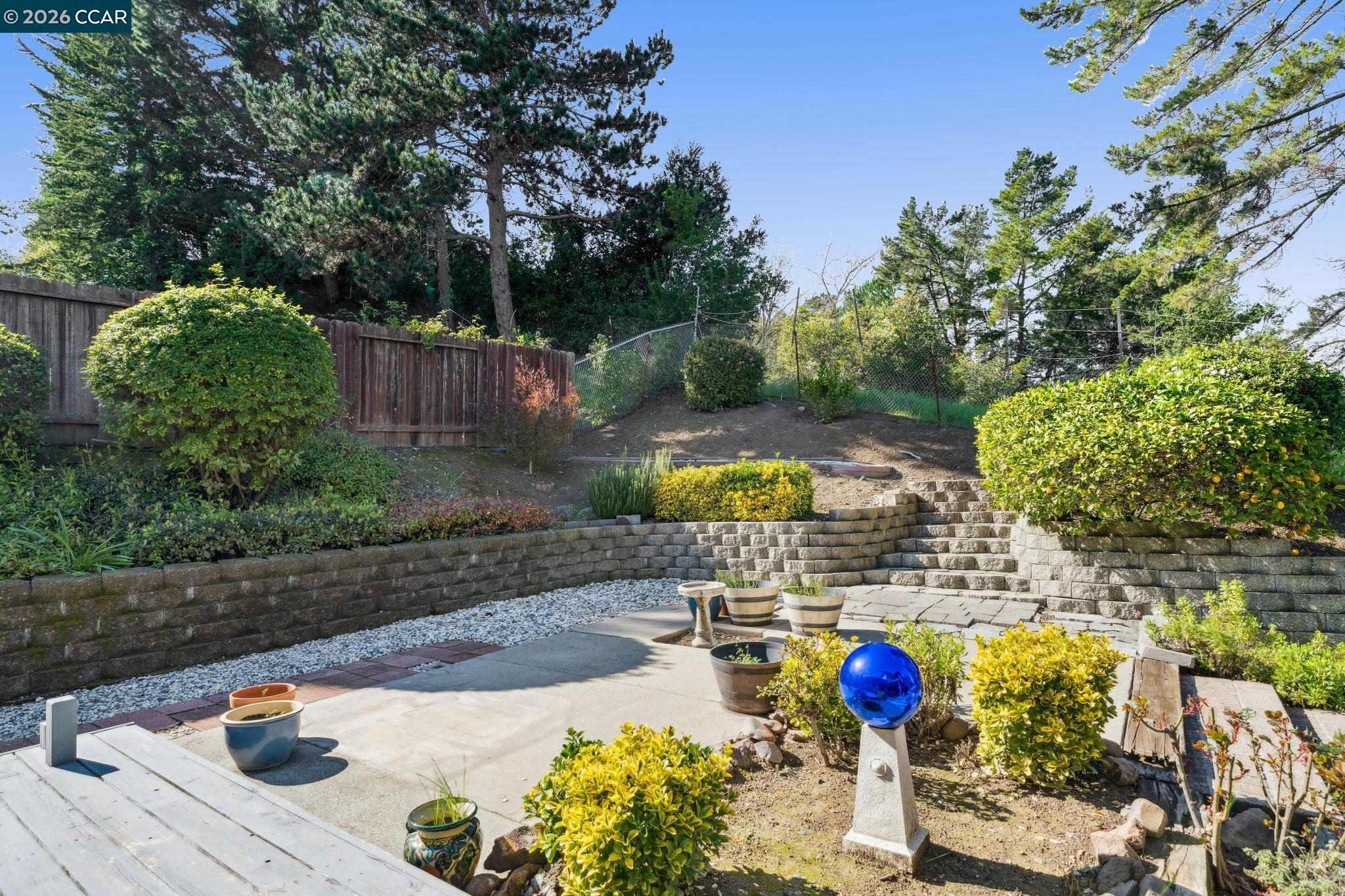 Detail Gallery Image 33 of 35 For 1014 Veterans Ct, Martinez,  CA 94553 - 3 Beds | 2/1 Baths