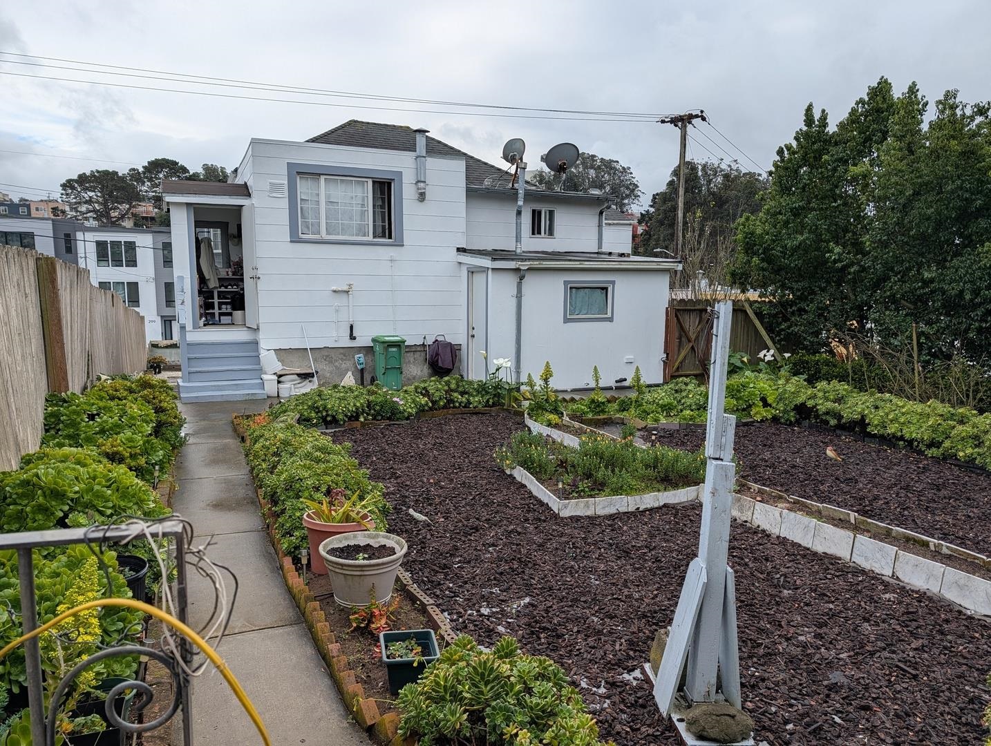 Detail Gallery Image 7 of 38 For 286 Sagamore St, San Francisco,  CA 94112 - 4 Beds | 3 Baths