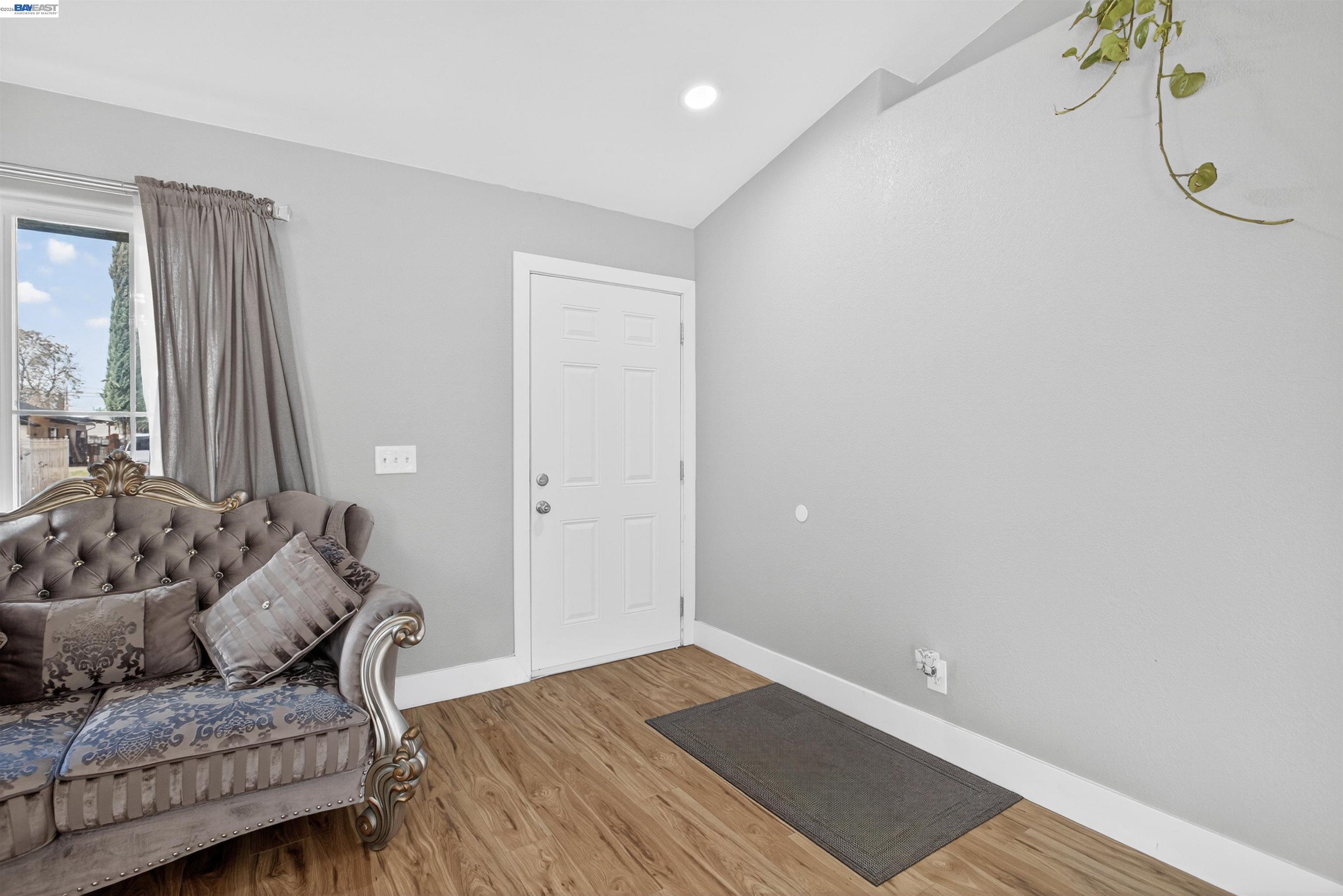 Detail Gallery Image 6 of 31 For 1740 Denver St, Modesto,  CA 95358 - 5 Beds | 2 Baths