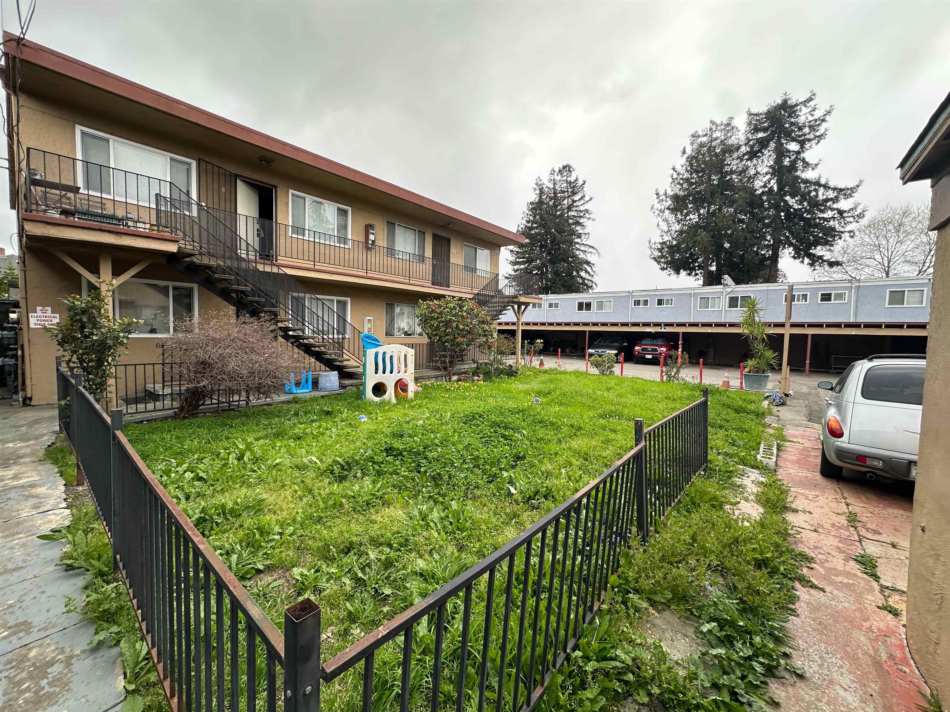 Detail Gallery Image 5 of 11 For 2550 35th Ave, Oakland,  CA 94601 - – Beds | – Baths