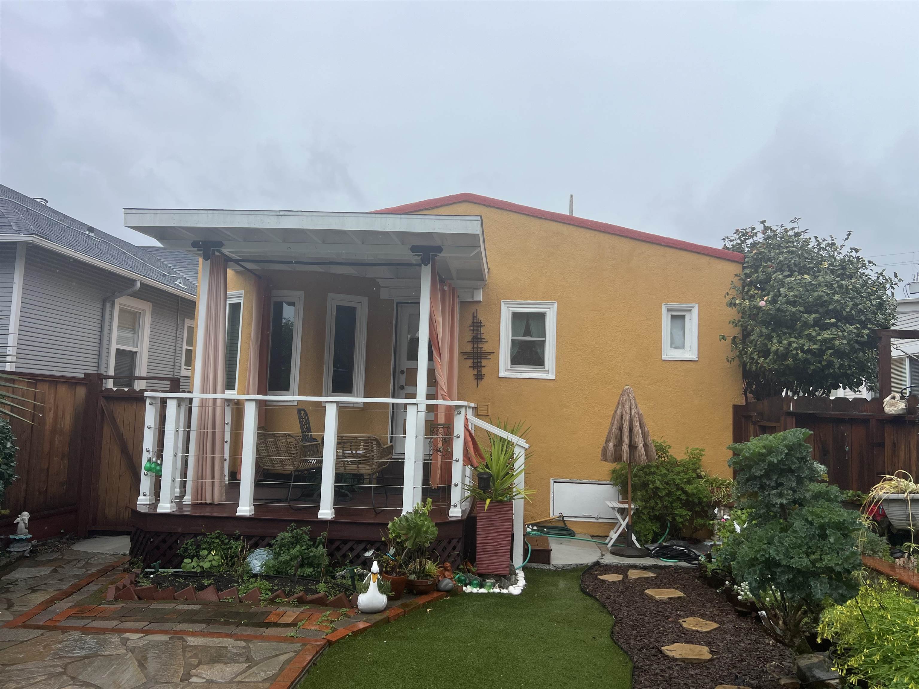 Detail Gallery Image 13 of 16 For 3118 60th Ave, Oakland,  CA 94605 - 2 Beds | 1 Baths