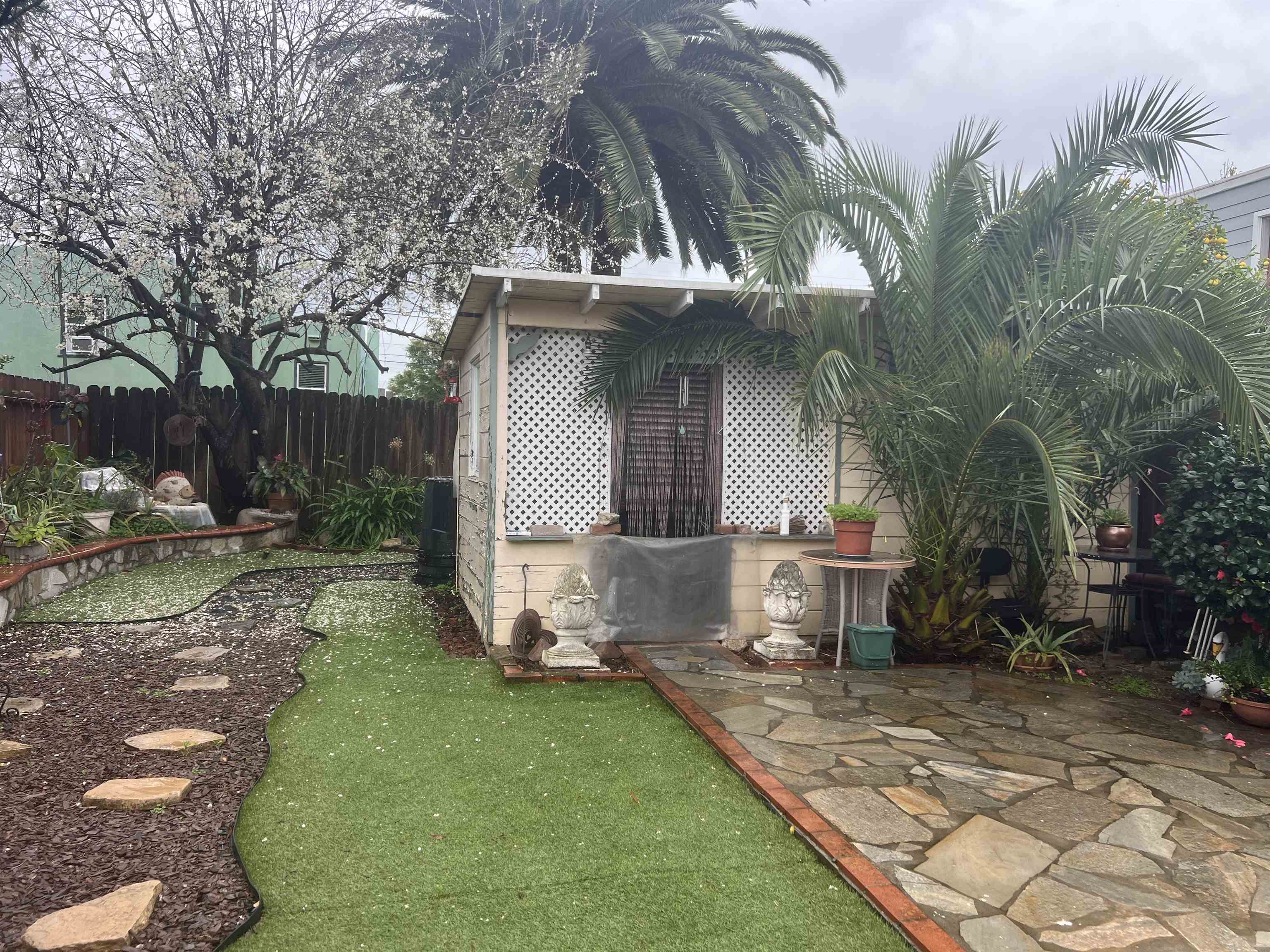 Detail Gallery Image 14 of 16 For 3118 60th Ave, Oakland,  CA 94605 - 2 Beds | 1 Baths