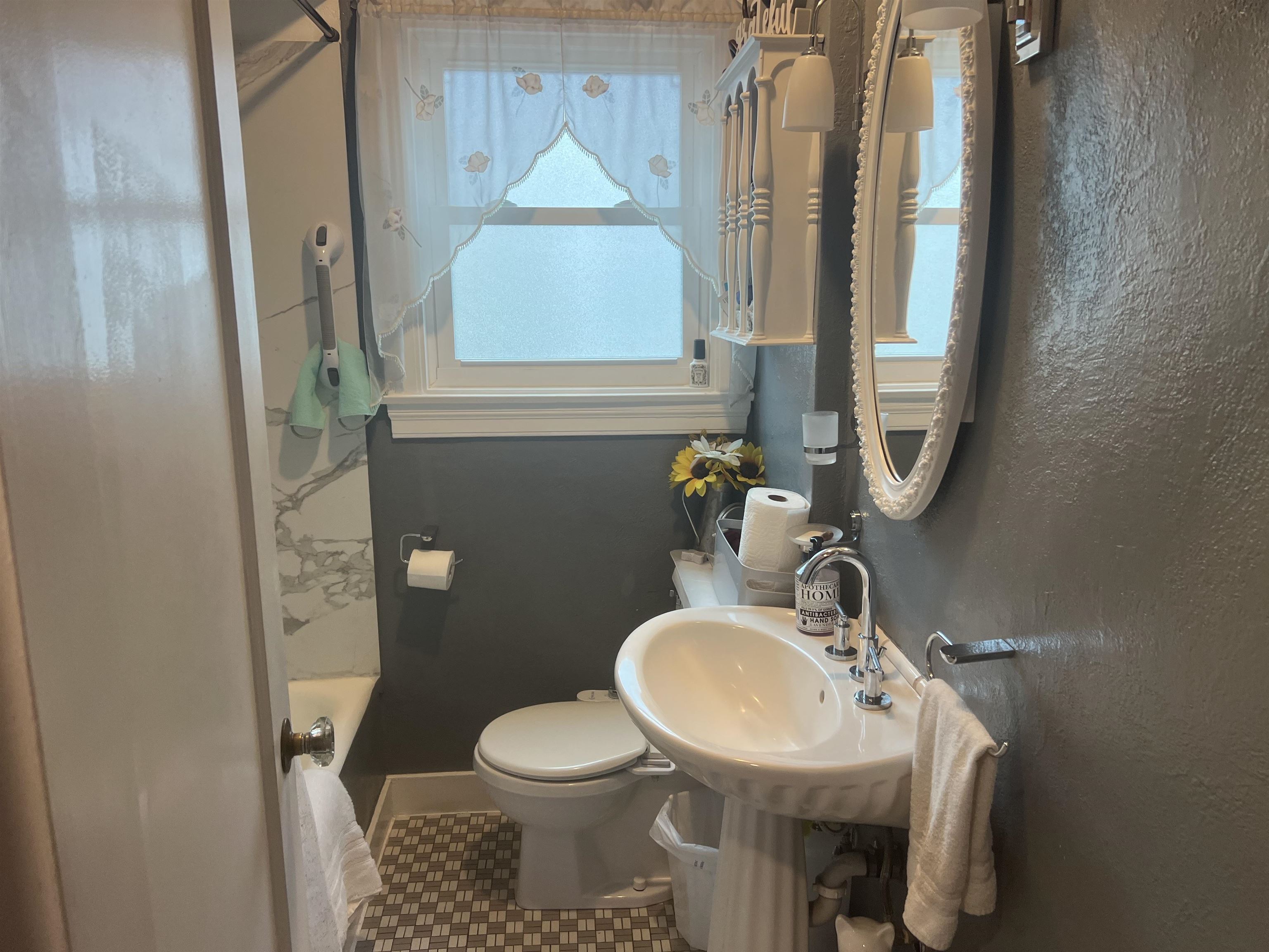 Detail Gallery Image 8 of 16 For 3118 60th Ave, Oakland,  CA 94605 - 2 Beds | 1 Baths