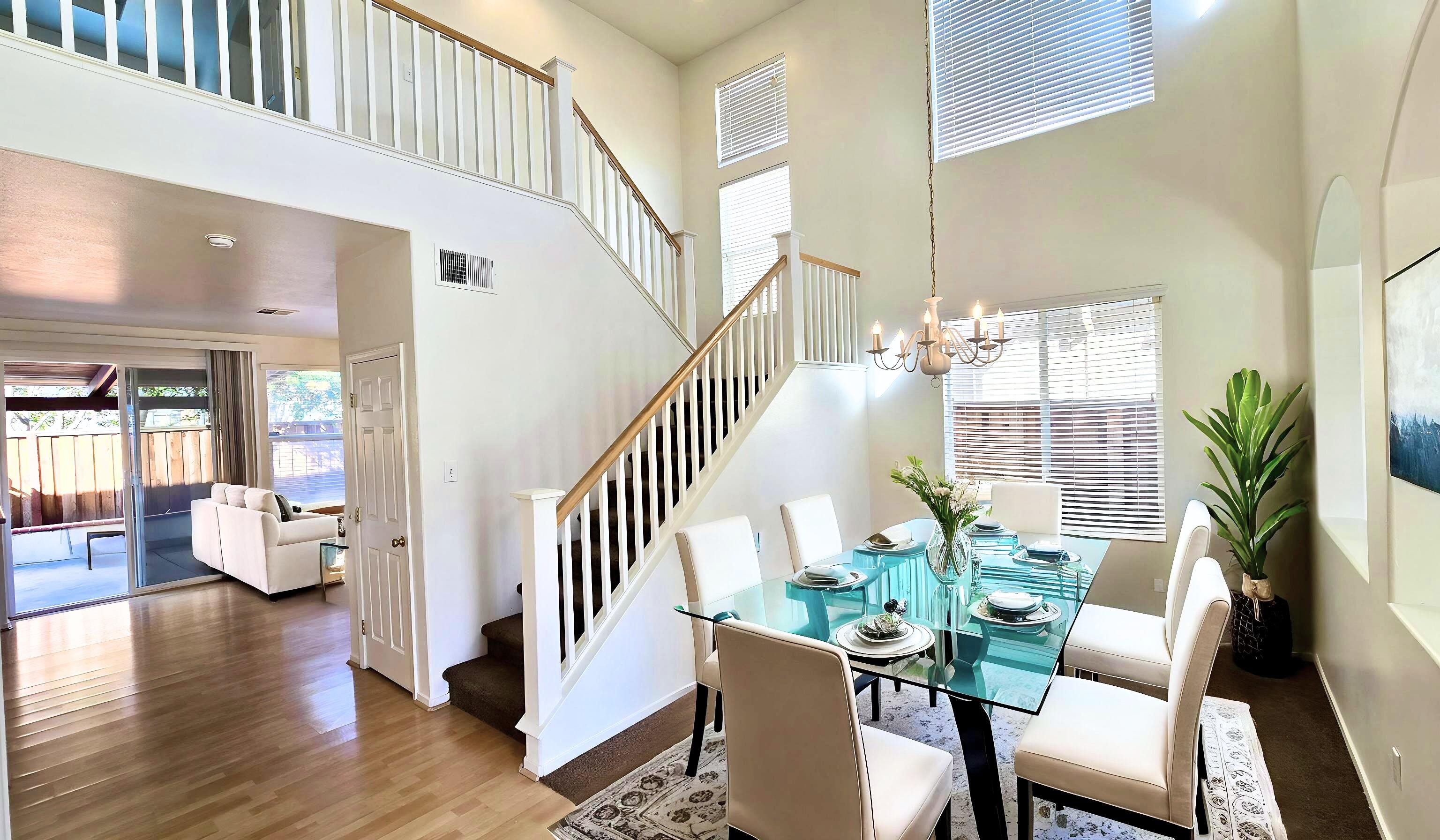 Detail Gallery Image 4 of 20 For 389 Burlington Dr, Tracy,  CA 95376 - 3 Beds | 2/1 Baths