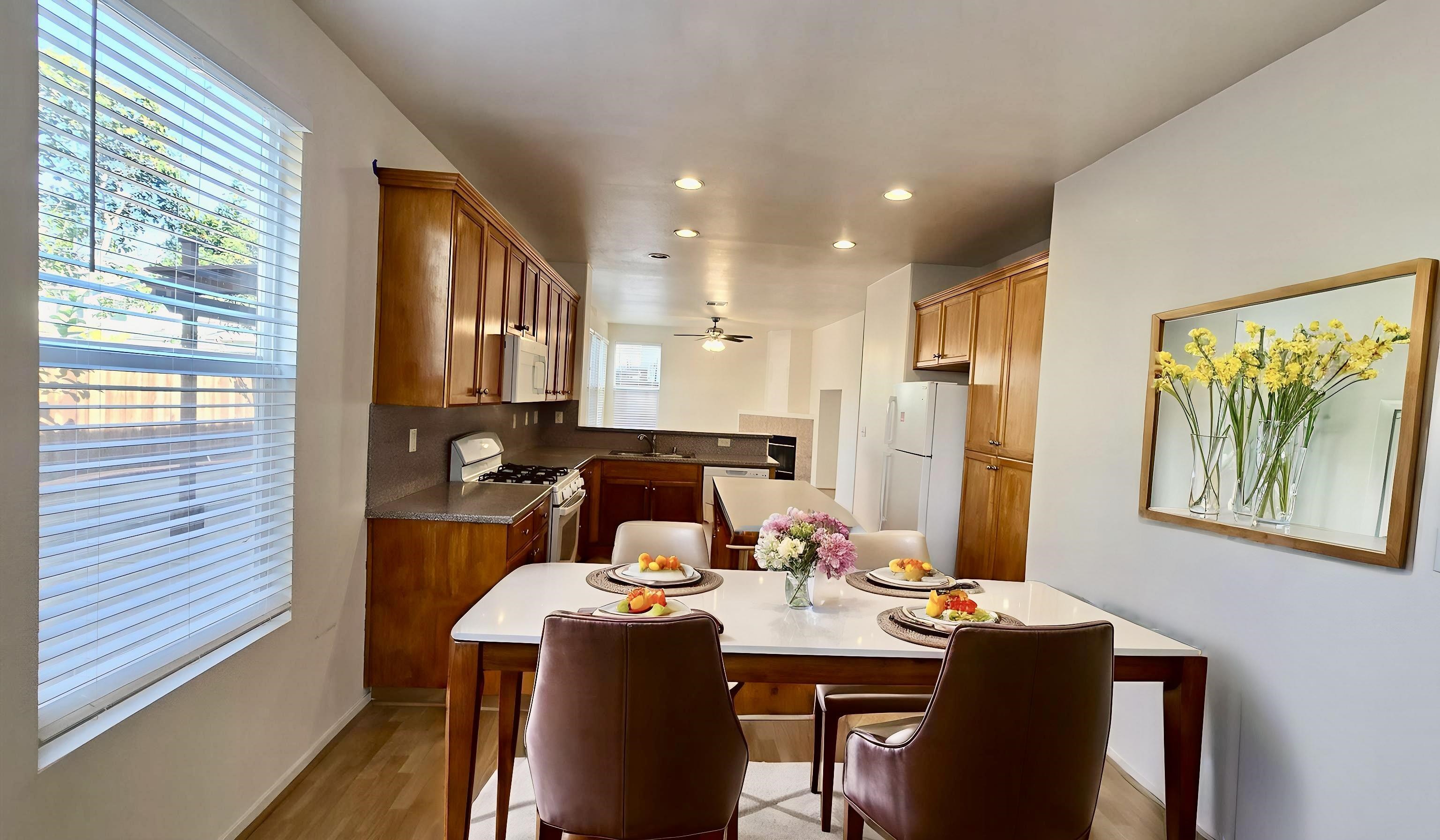 Detail Gallery Image 9 of 20 For 389 Burlington Dr, Tracy,  CA 95376 - 3 Beds | 2/1 Baths