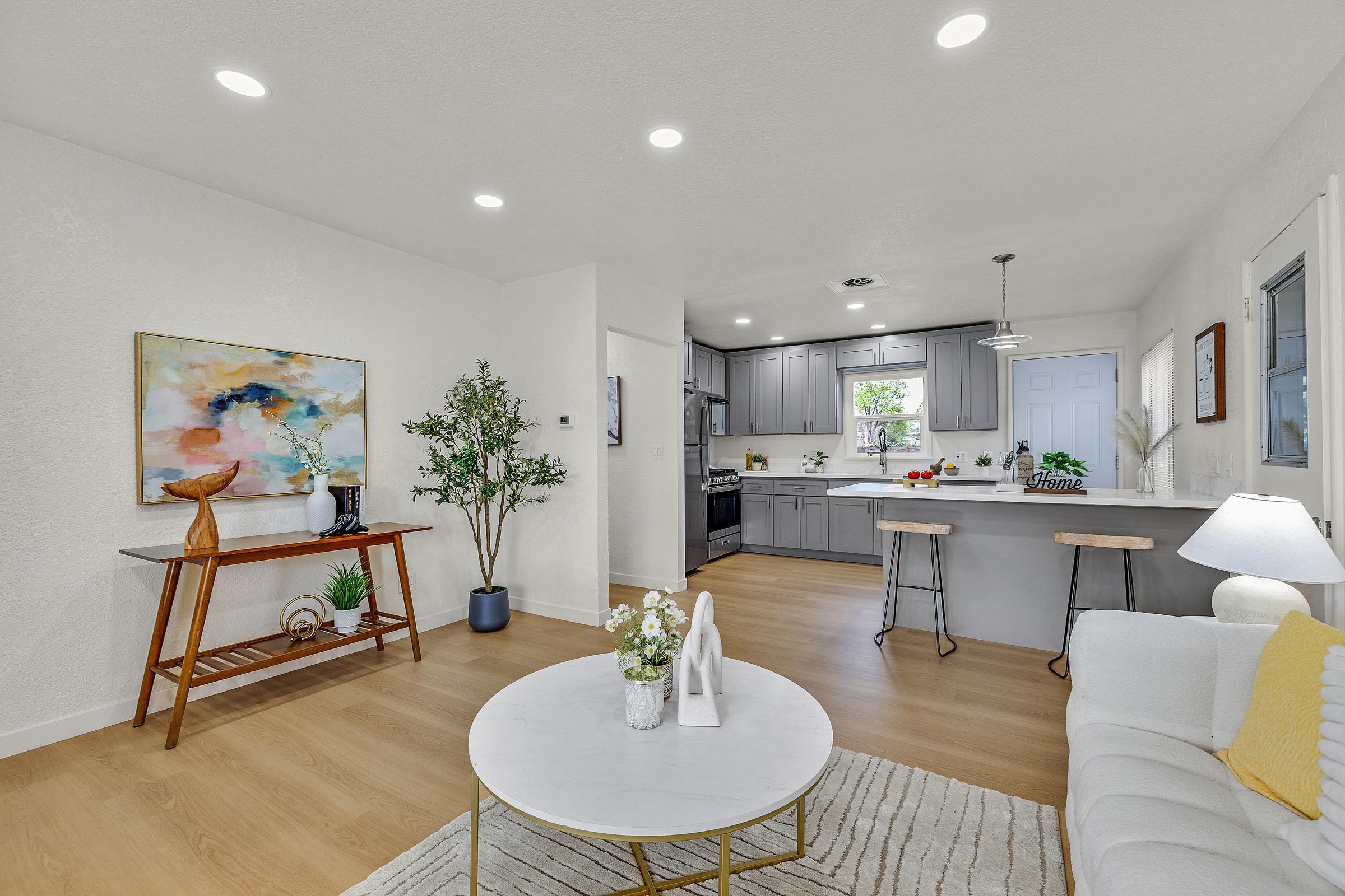 Detail Gallery Image 4 of 13 For 527 Colby, San Lorenzo,  CA 94580 - 2 Beds | 1 Baths