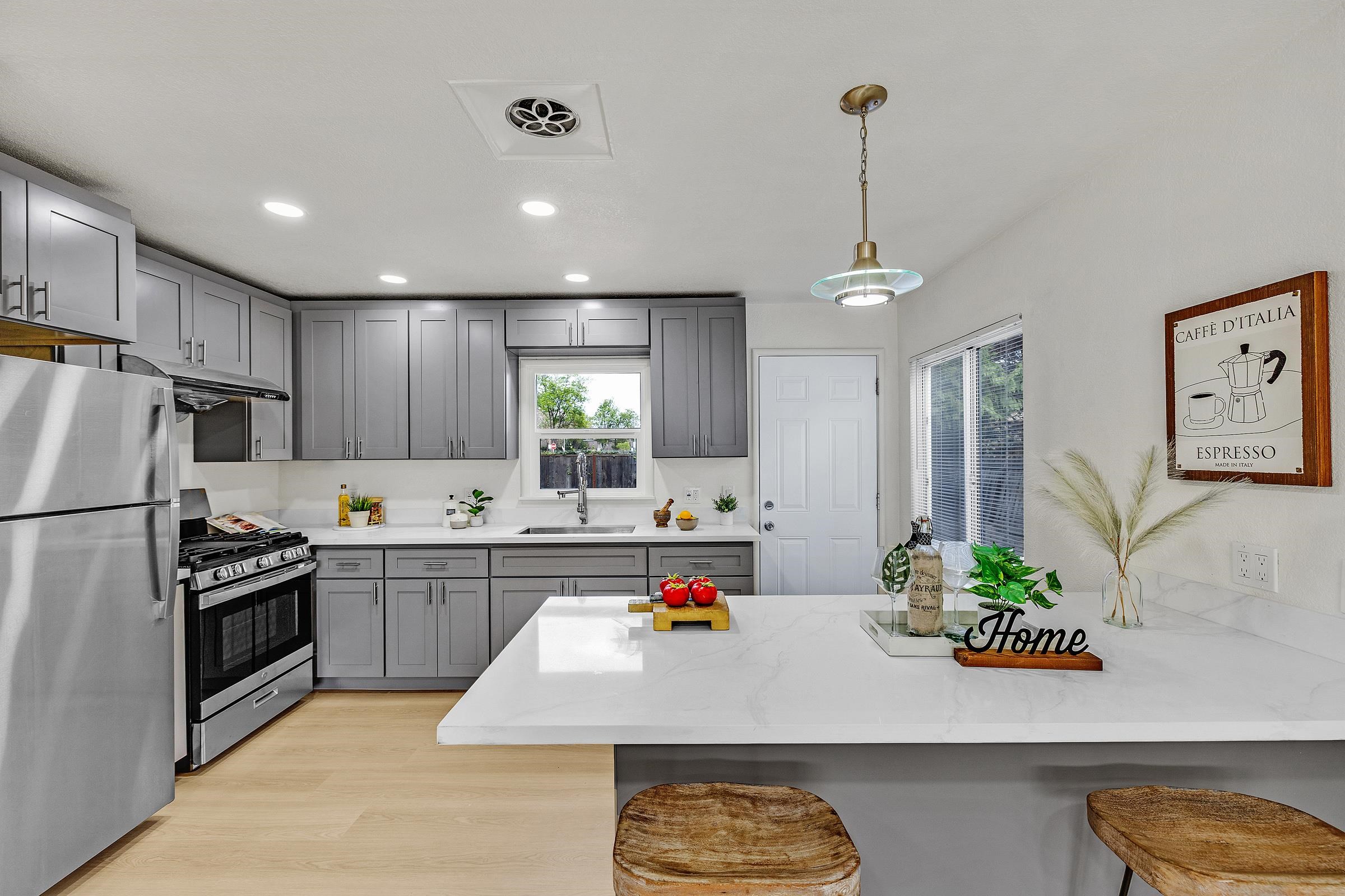 Detail Gallery Image 5 of 13 For 527 Colby, San Lorenzo,  CA 94580 - 2 Beds | 1 Baths