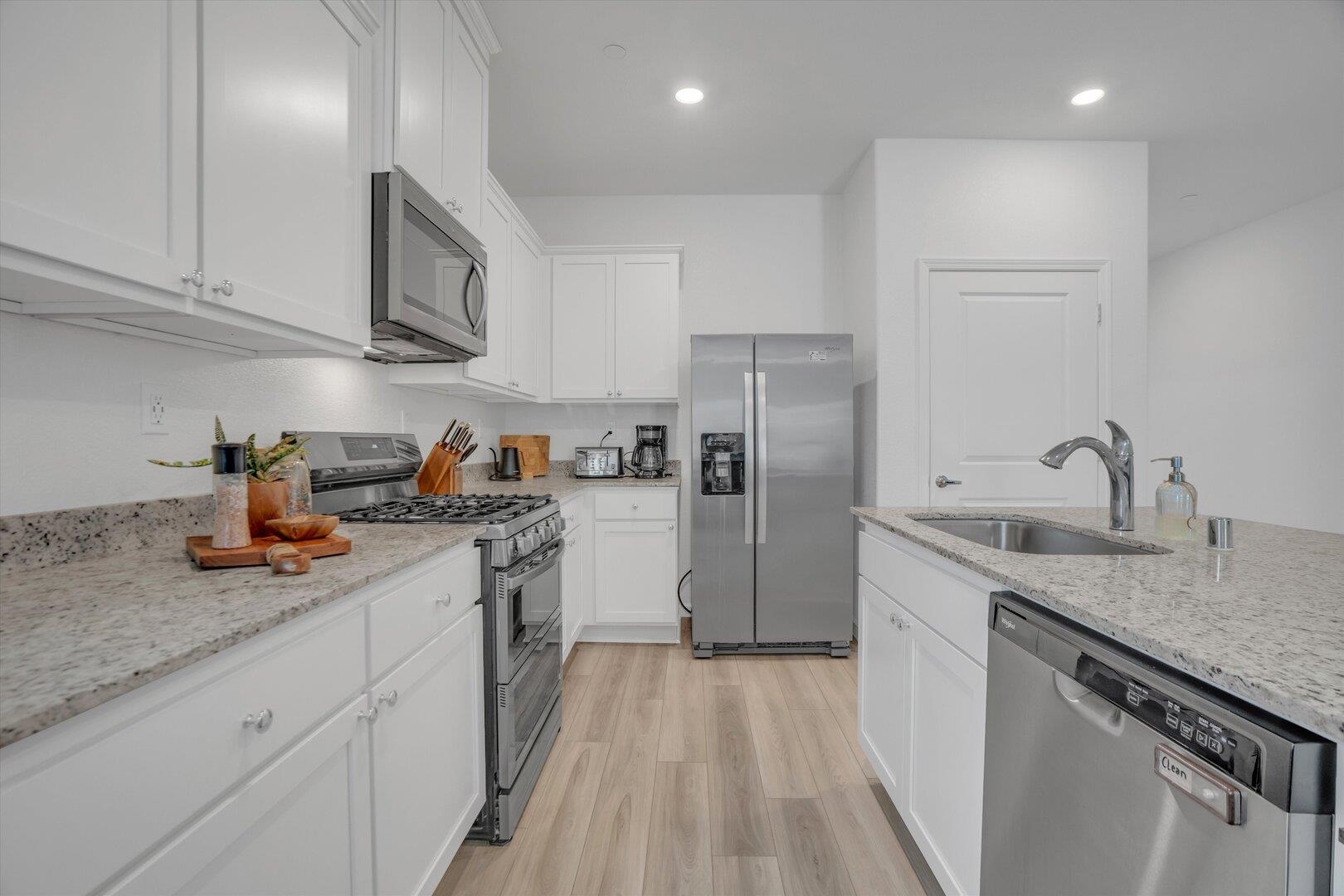 Detail Gallery Image 13 of 36 For 4463 Canada Way, Rio Vista,  CA 94571 - 2 Beds | 2 Baths