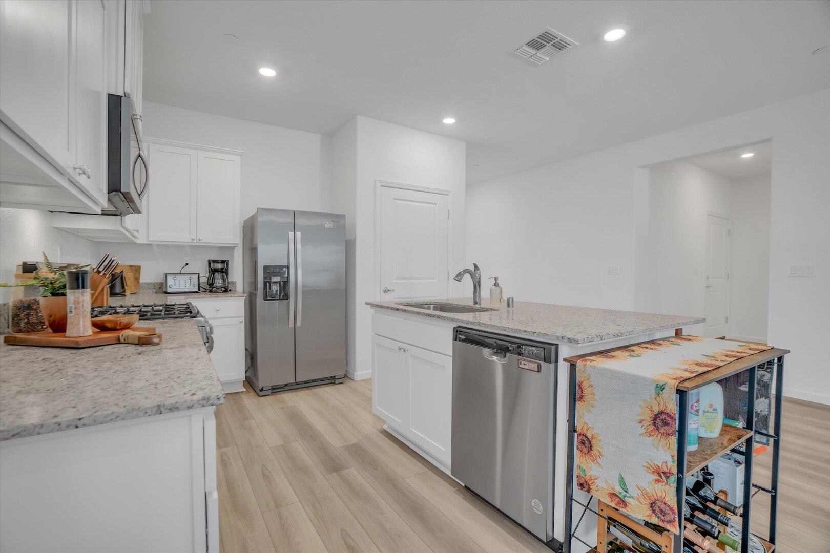 Detail Gallery Image 14 of 36 For 4463 Canada Way, Rio Vista,  CA 94571 - 2 Beds | 2 Baths