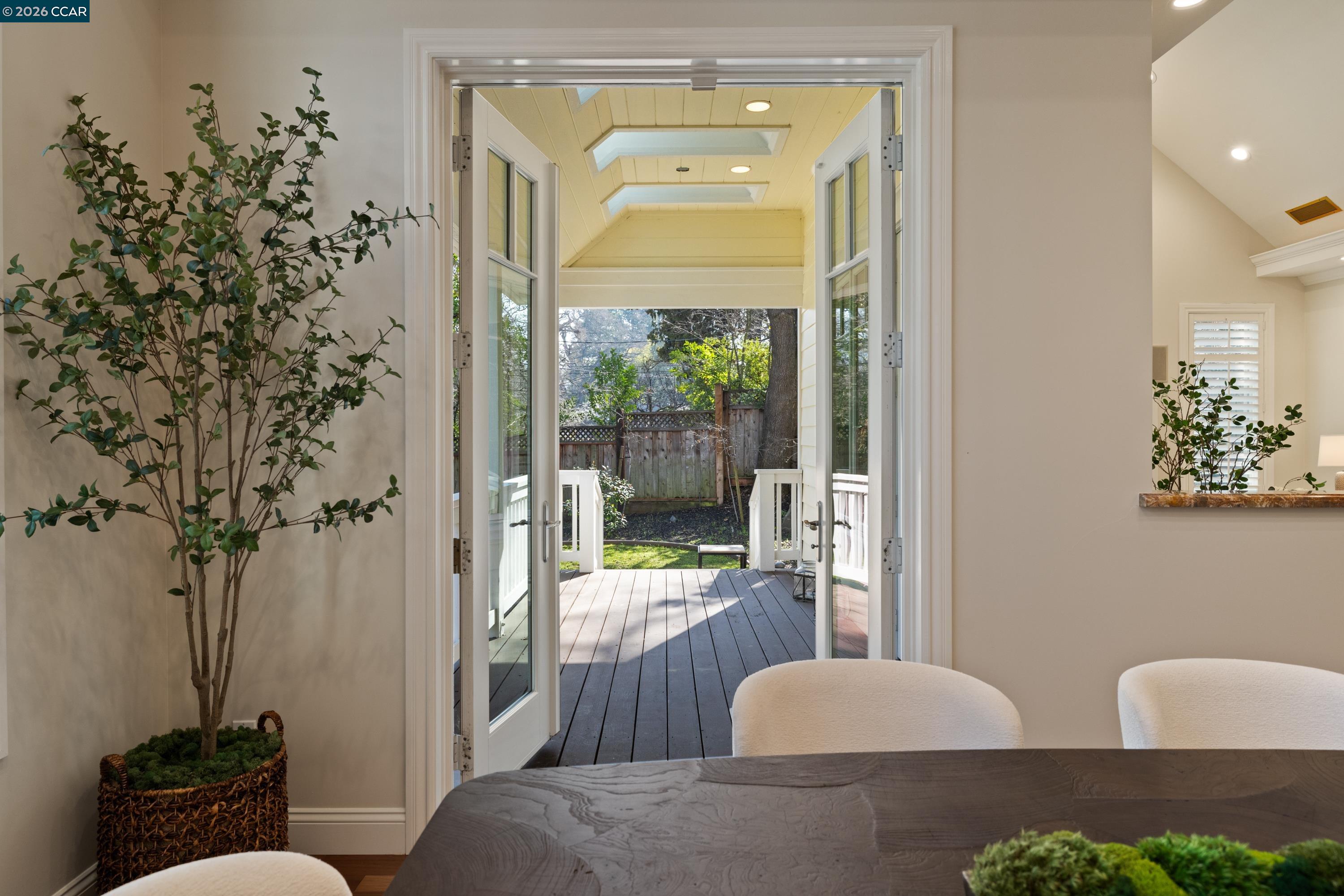 Detail Gallery Image 12 of 60 For 1910 Glenhaven Ave, Walnut Creek,  CA 94595 - 5 Beds | 3/3 Baths