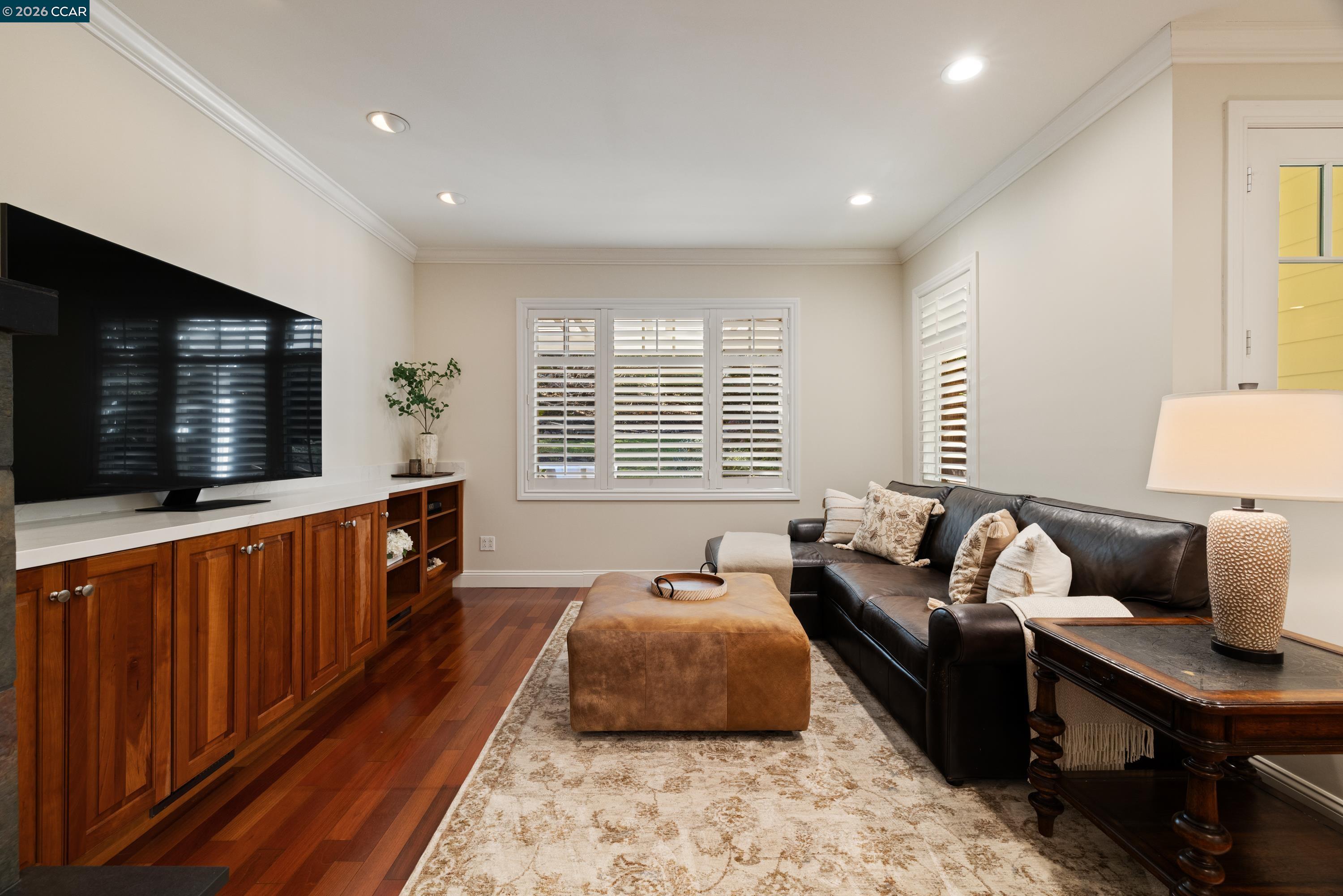 Detail Gallery Image 17 of 60 For 1910 Glenhaven Ave, Walnut Creek,  CA 94595 - 5 Beds | 3/3 Baths