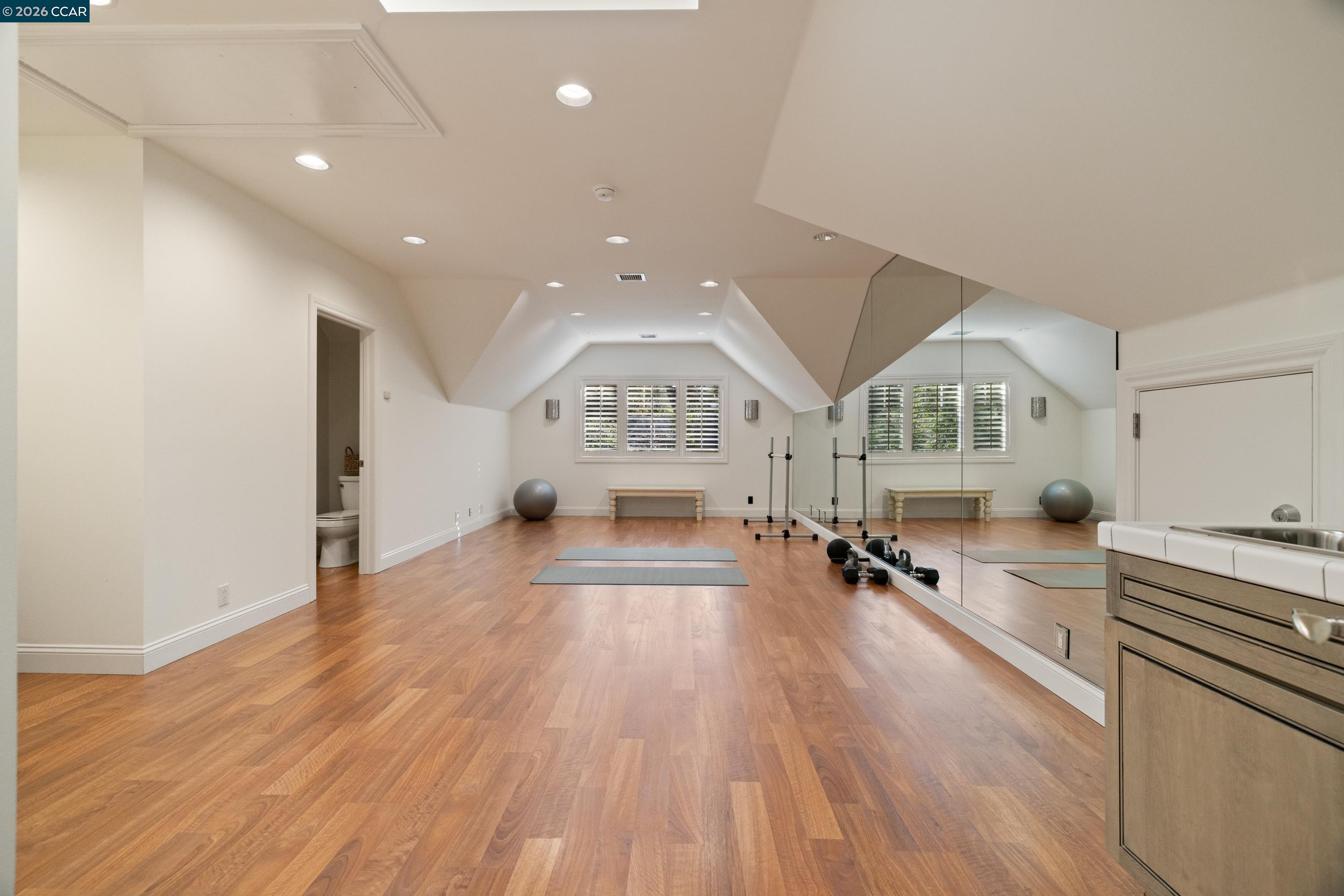 Detail Gallery Image 49 of 60 For 1910 Glenhaven Ave, Walnut Creek,  CA 94595 - 5 Beds | 3/3 Baths