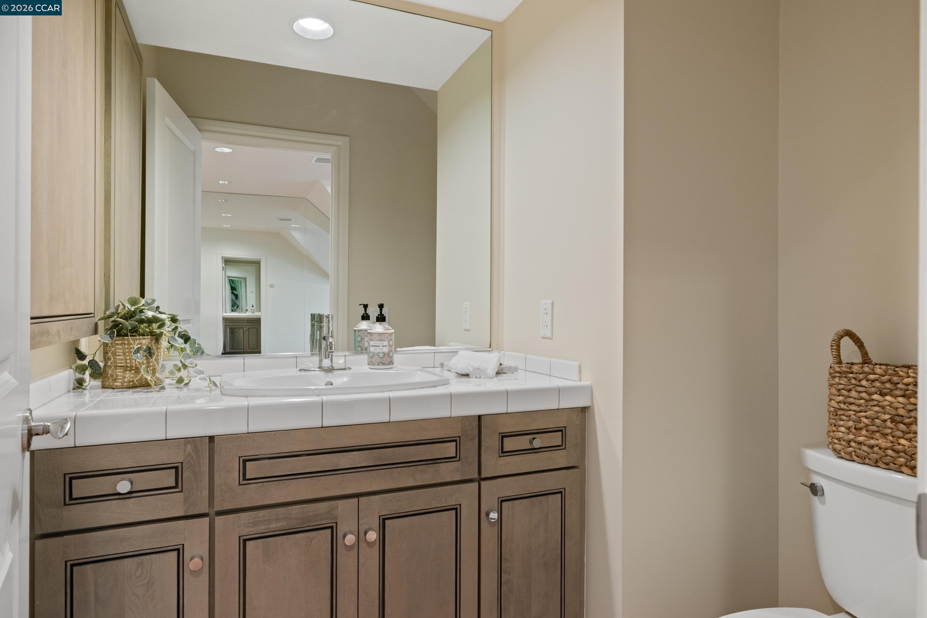 Detail Gallery Image 52 of 60 For 1910 Glenhaven Ave, Walnut Creek,  CA 94595 - 5 Beds | 3/3 Baths