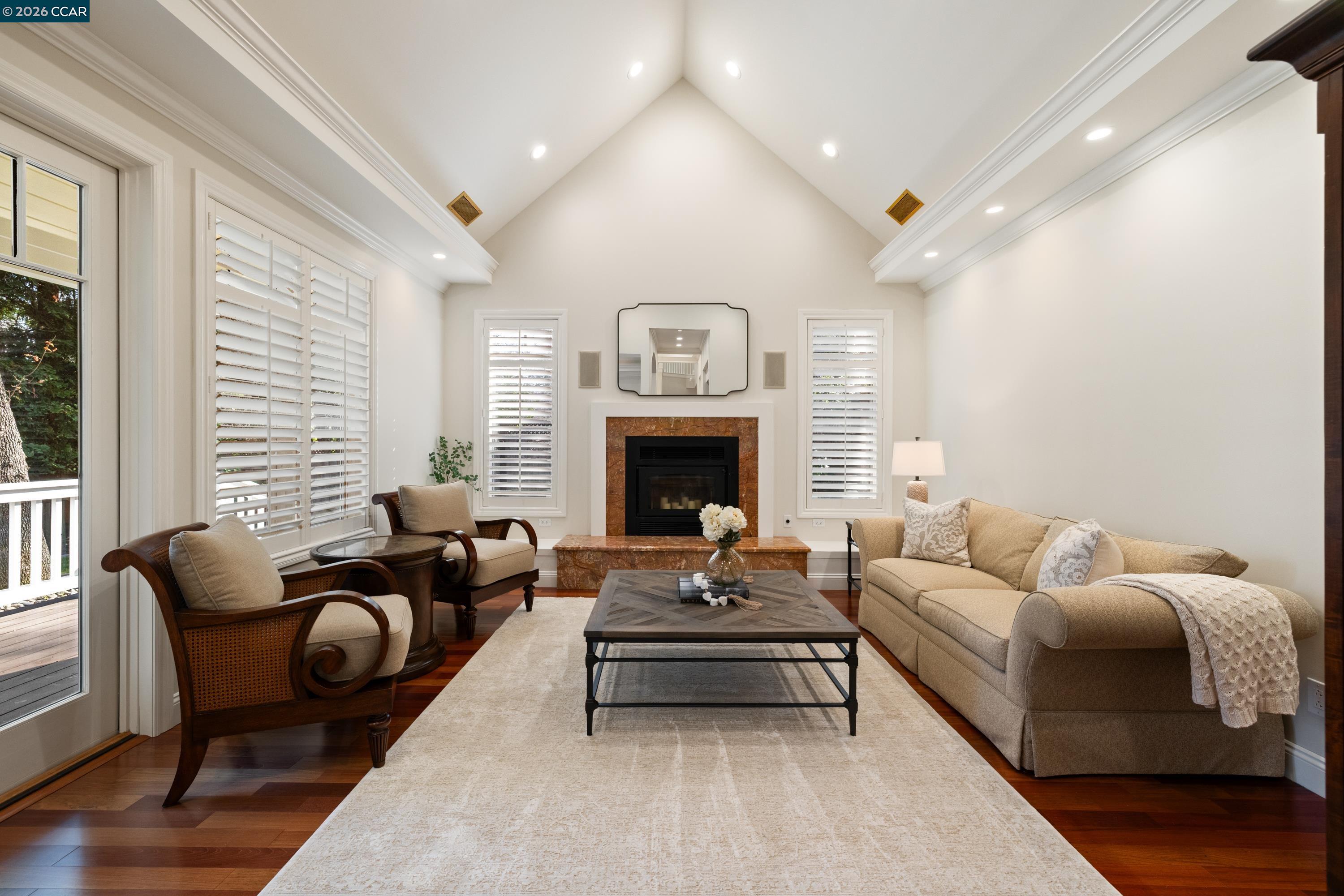 Detail Gallery Image 7 of 60 For 1910 Glenhaven Ave, Walnut Creek,  CA 94595 - 5 Beds | 3/3 Baths